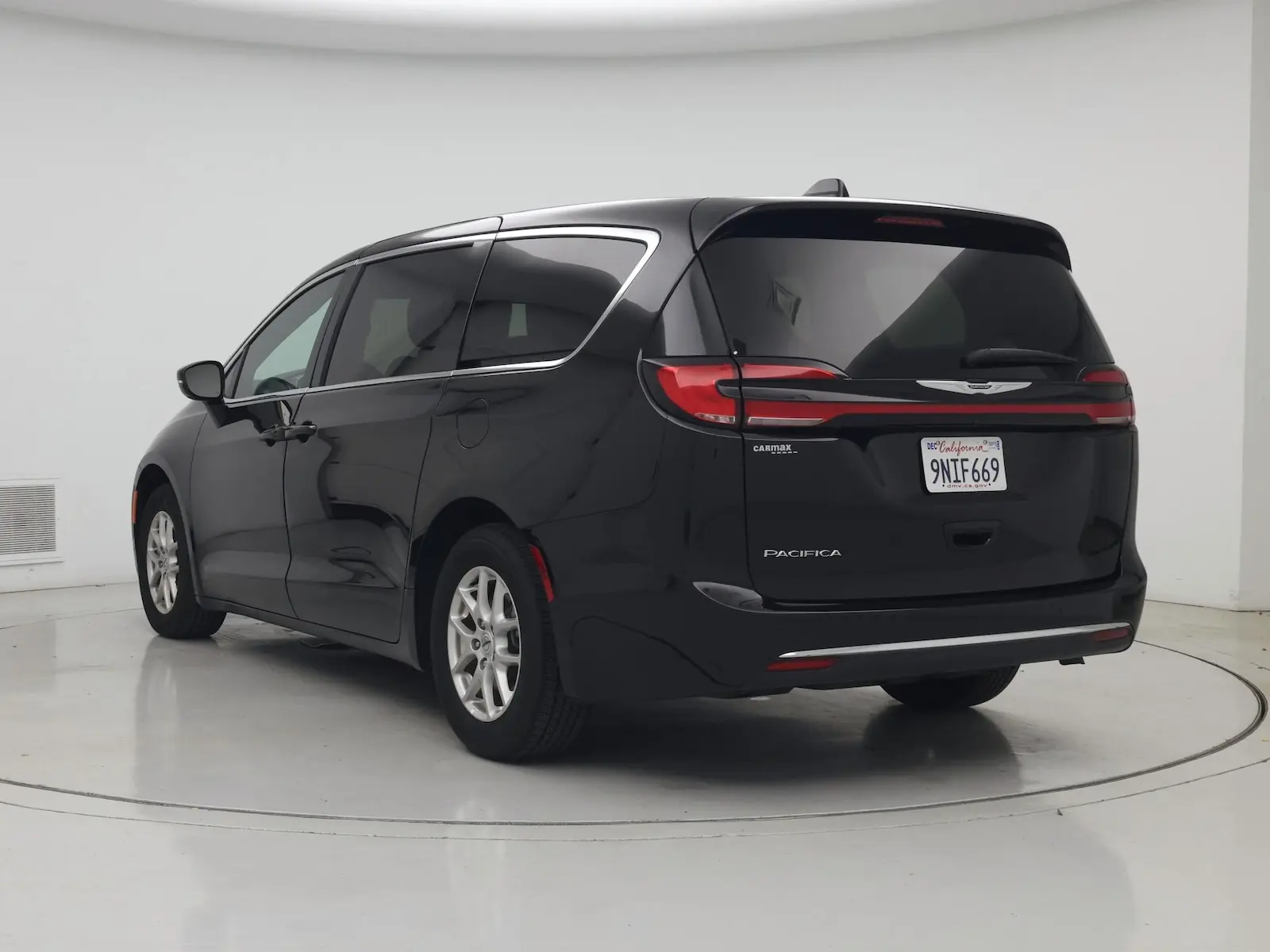 2025 Chrysler Pacifica Select photo 3