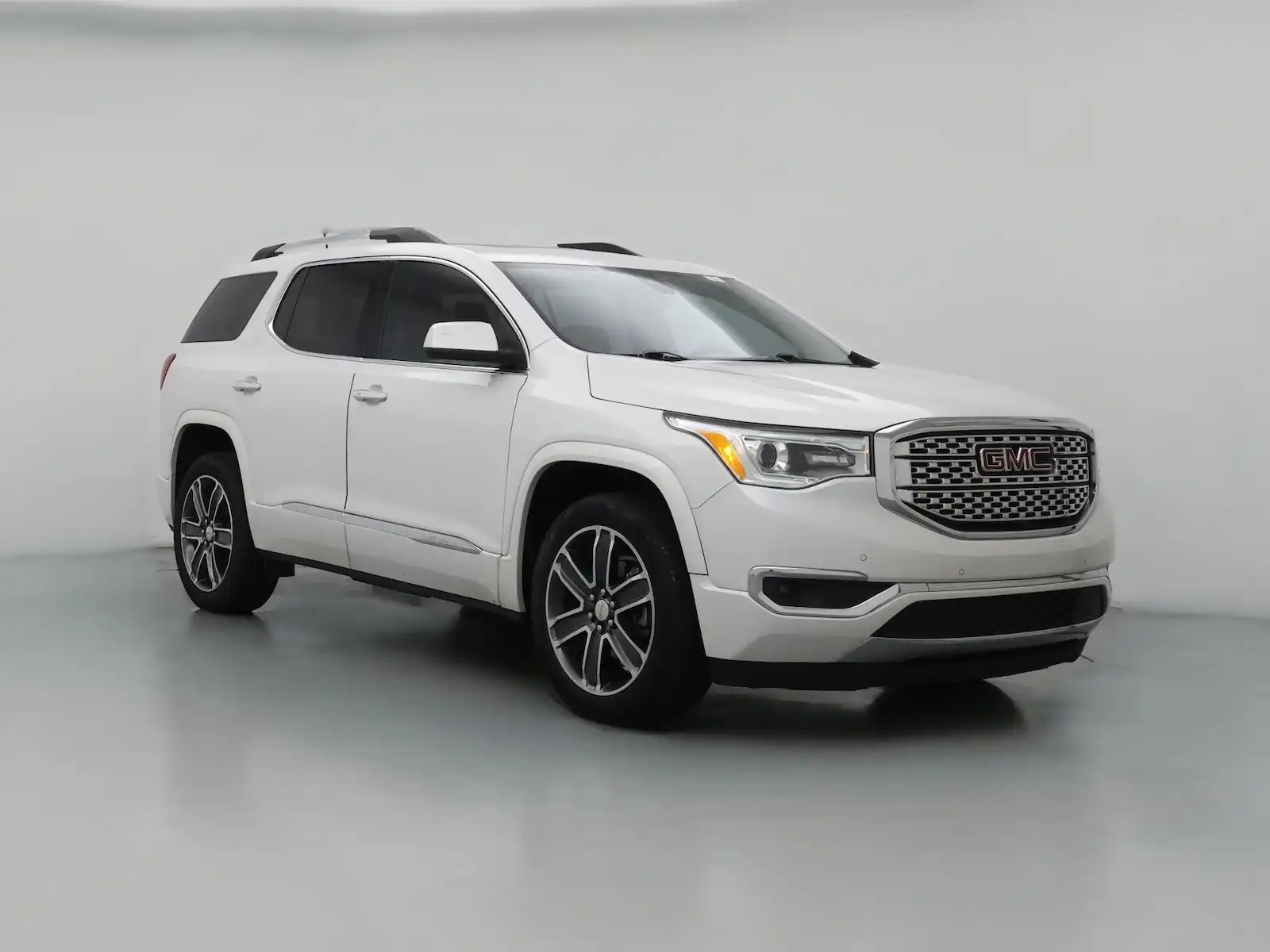 2019 GMC Acadia Denali FWD's photo