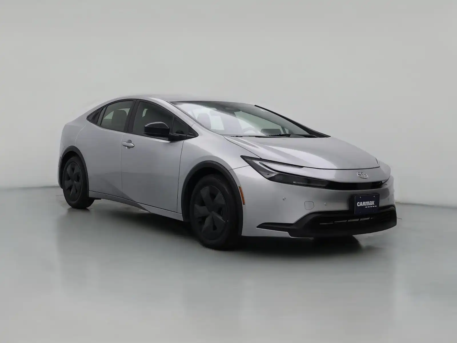 2025 Toyota Prius LE FWD's photo