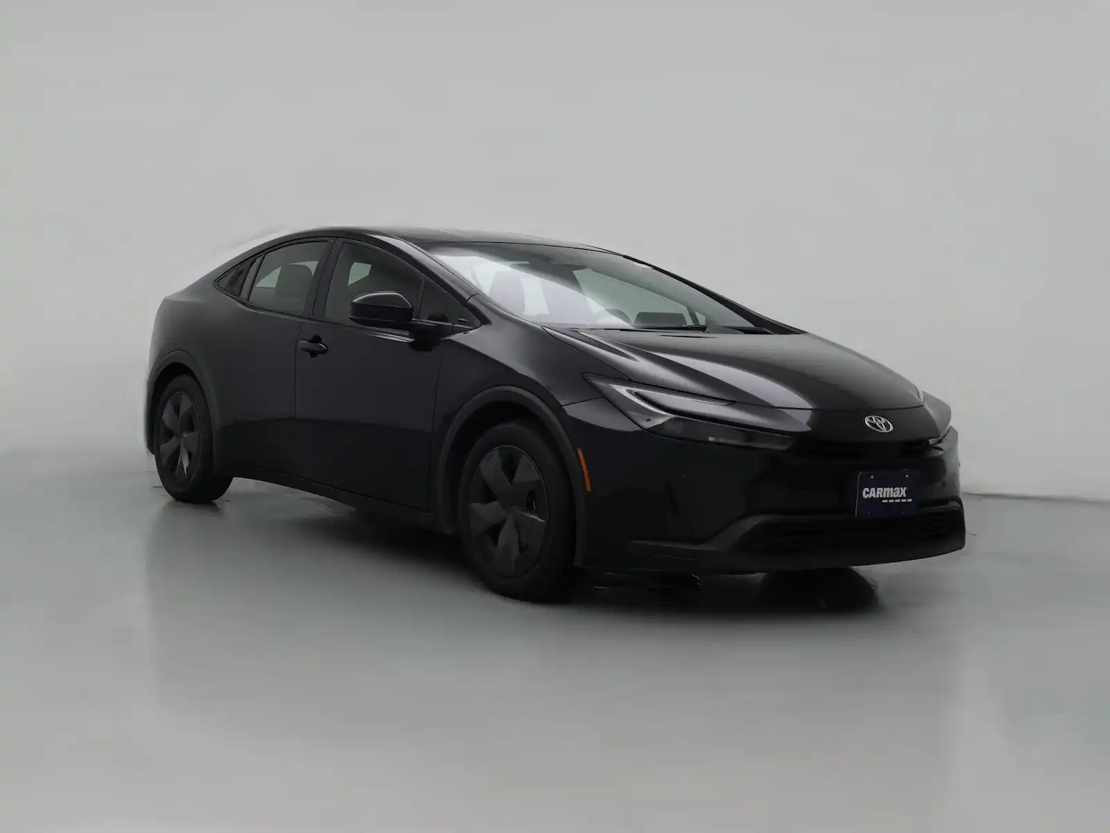 2025 Toyota Prius LE FWD's photo