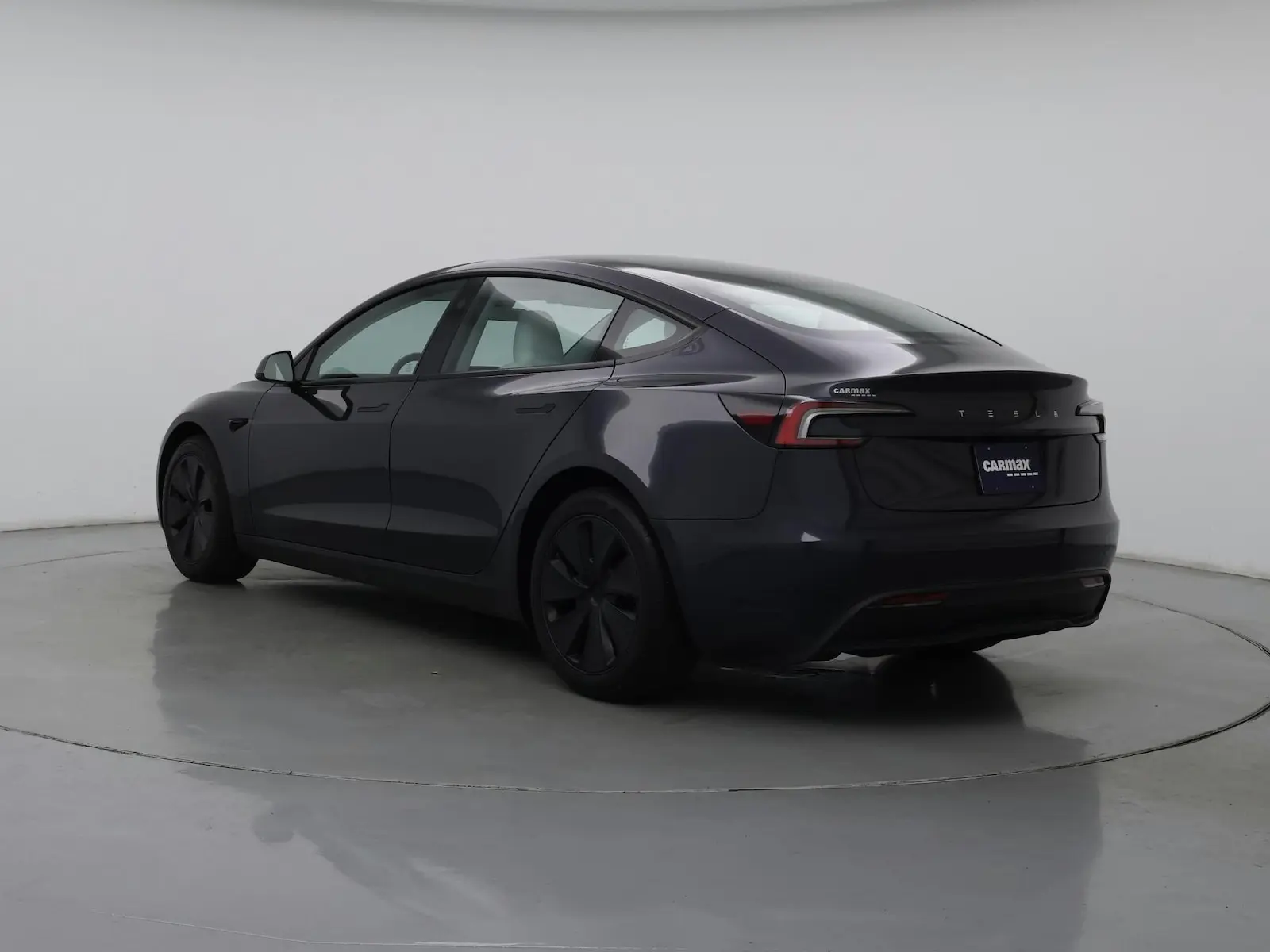 2025 Tesla Model 3 Long Range photo 3