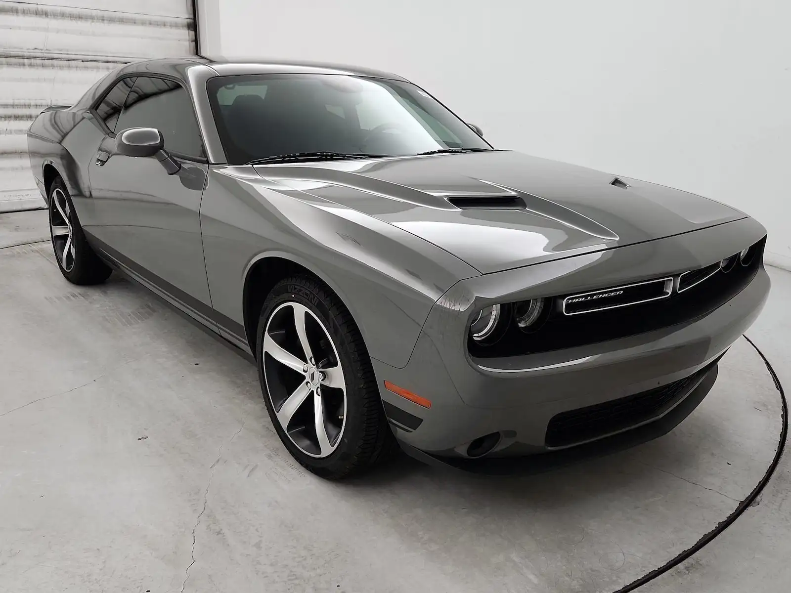 2019 Dodge Challenger SXT Auto's photo