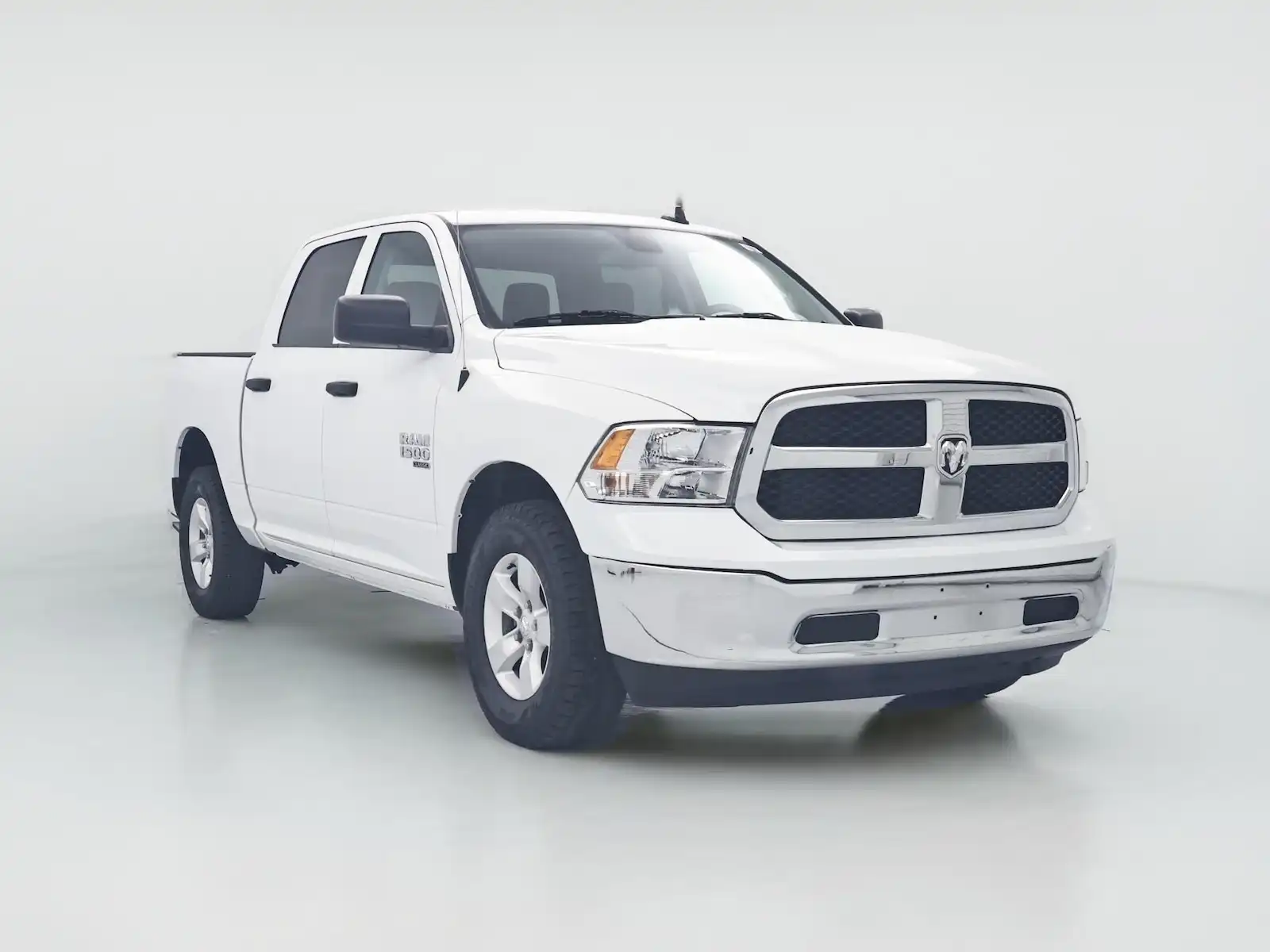 2023 RAM 1500 Classic SLT 4WD Crew Cab 5'7's photo