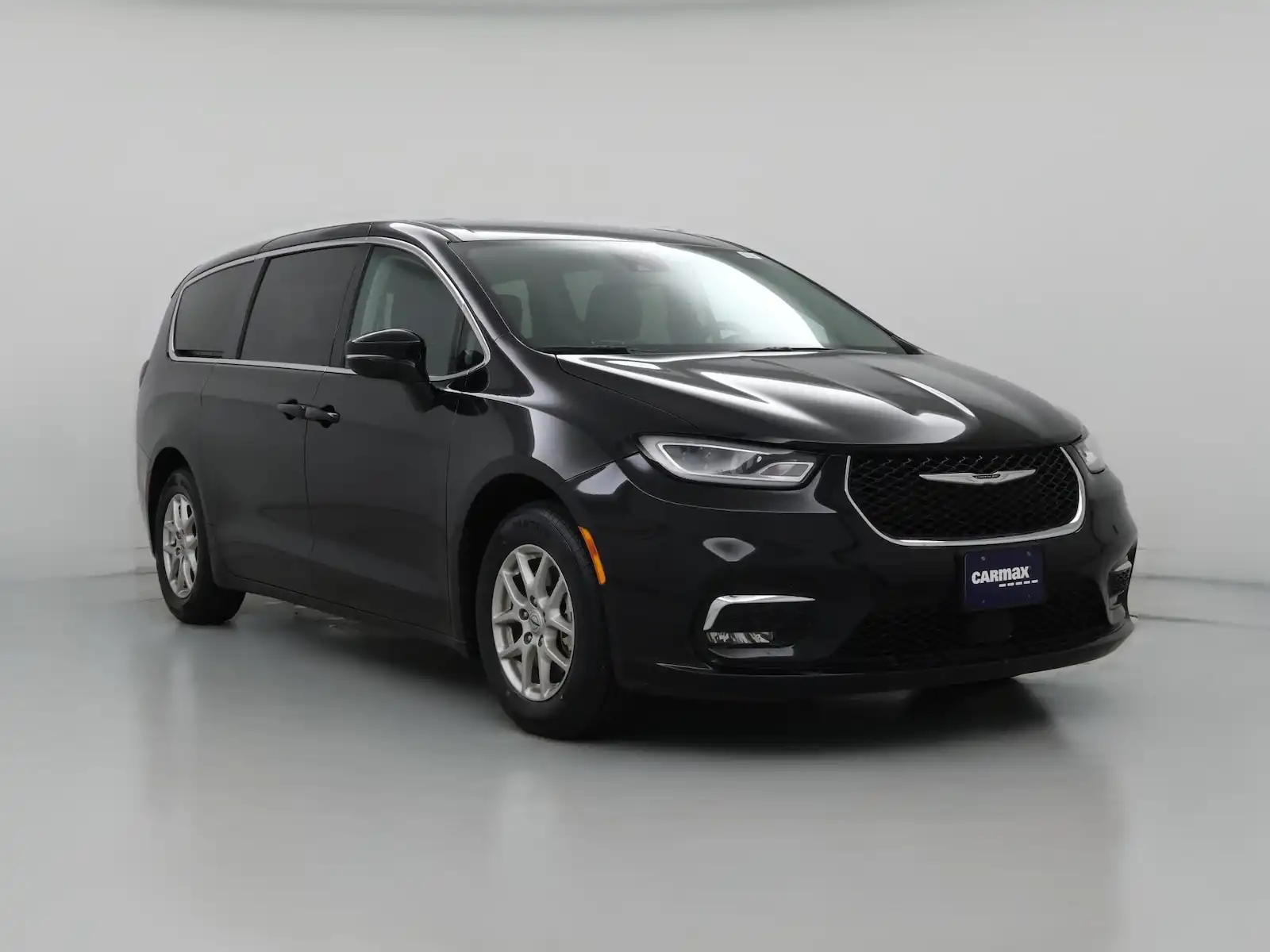 2024 Chrysler Pacifica Touring L's photo