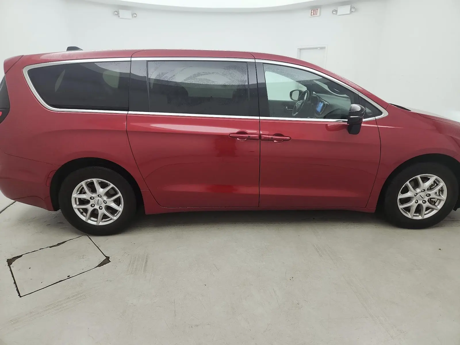 2025 Chrysler Pacifica Select photo 4