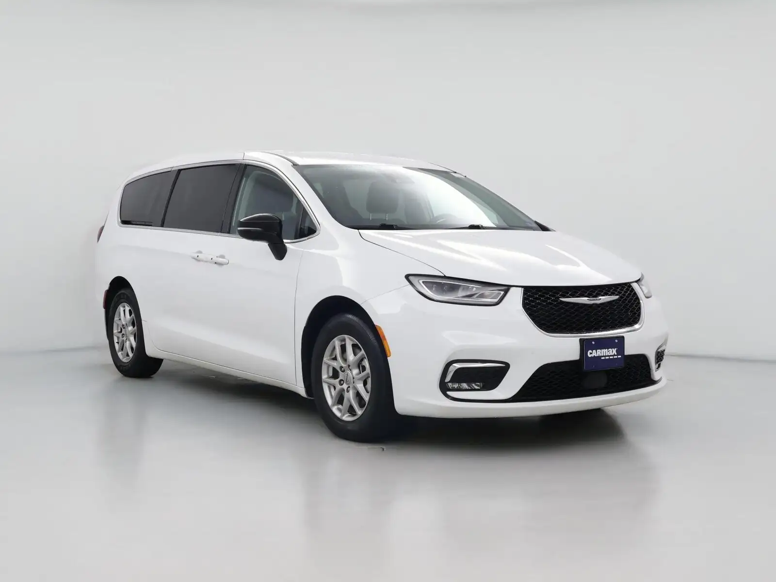 2024 Chrysler Pacifica Touring L's photo