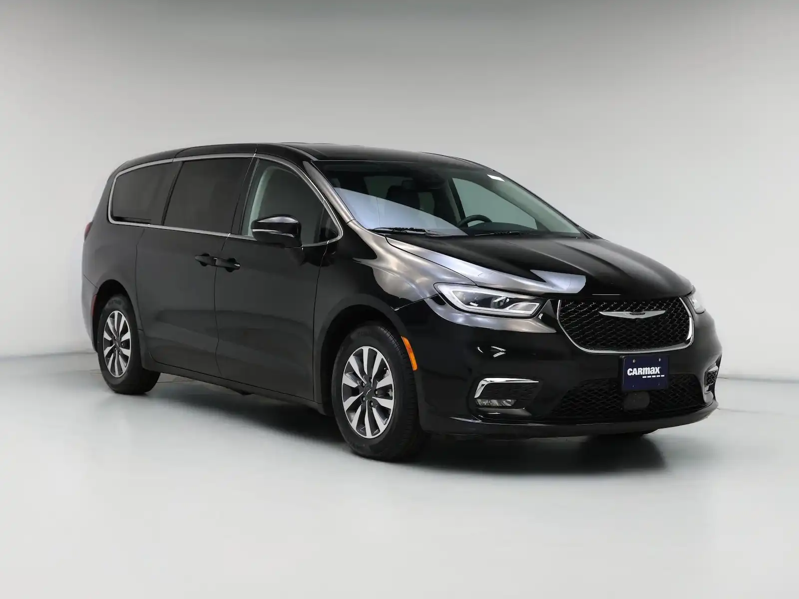 2024 Chrysler Pacifica Hybrid PHEV Select's photo