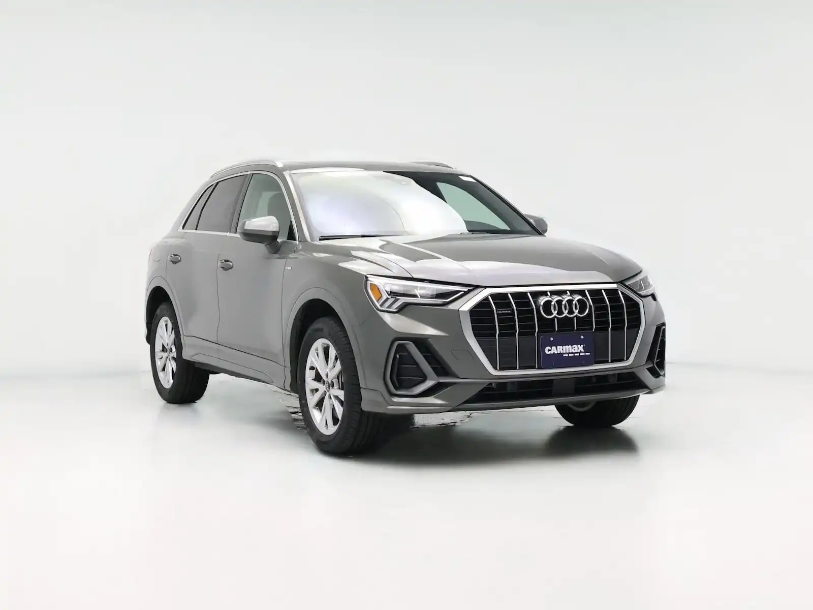 2025 Audi Q3 45 TFSI S Line Premium quattro's photo