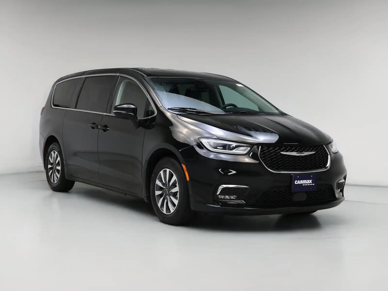 2024 Chrysler Pacifica Hybrid PHEV Select's photo