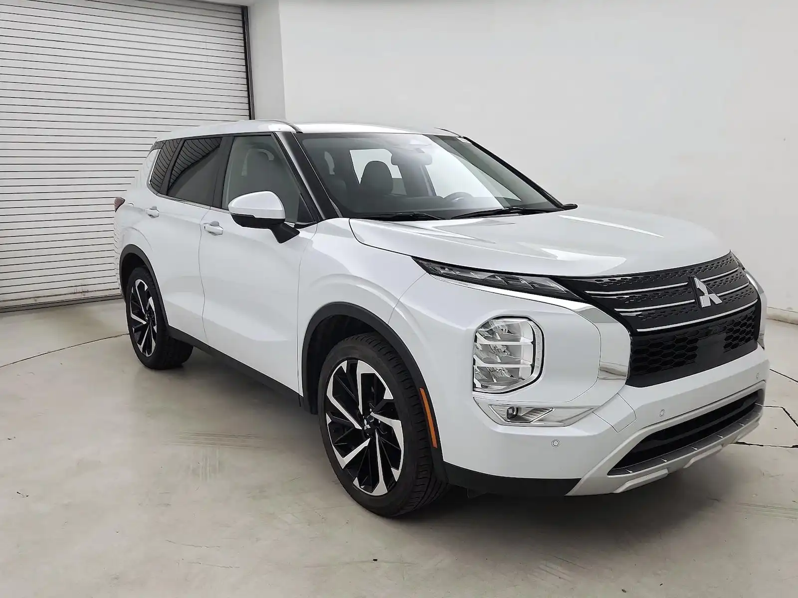 2024 Mitsubishi Outlander SE FWD's photo