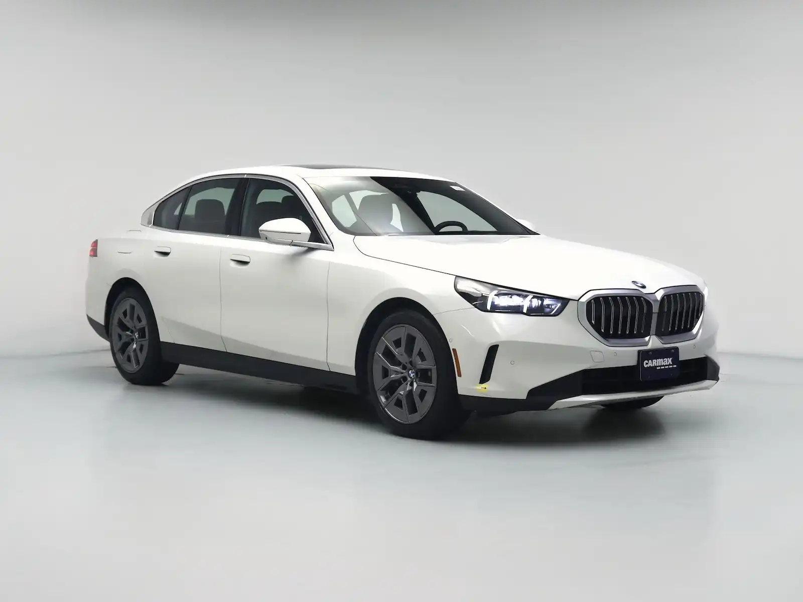 2026 BMW 5 Series 530i xDrive Sedan's photo