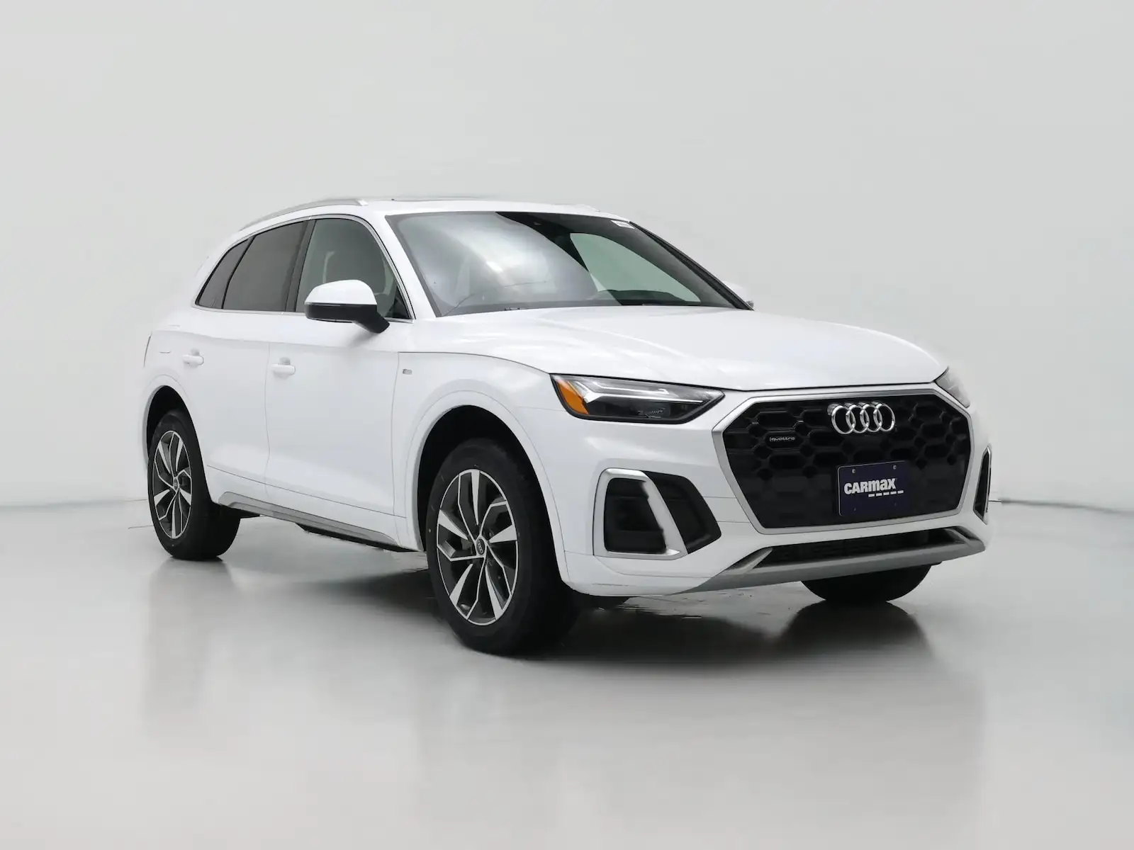 2024 Audi Q5 45 Premium Plus's photo