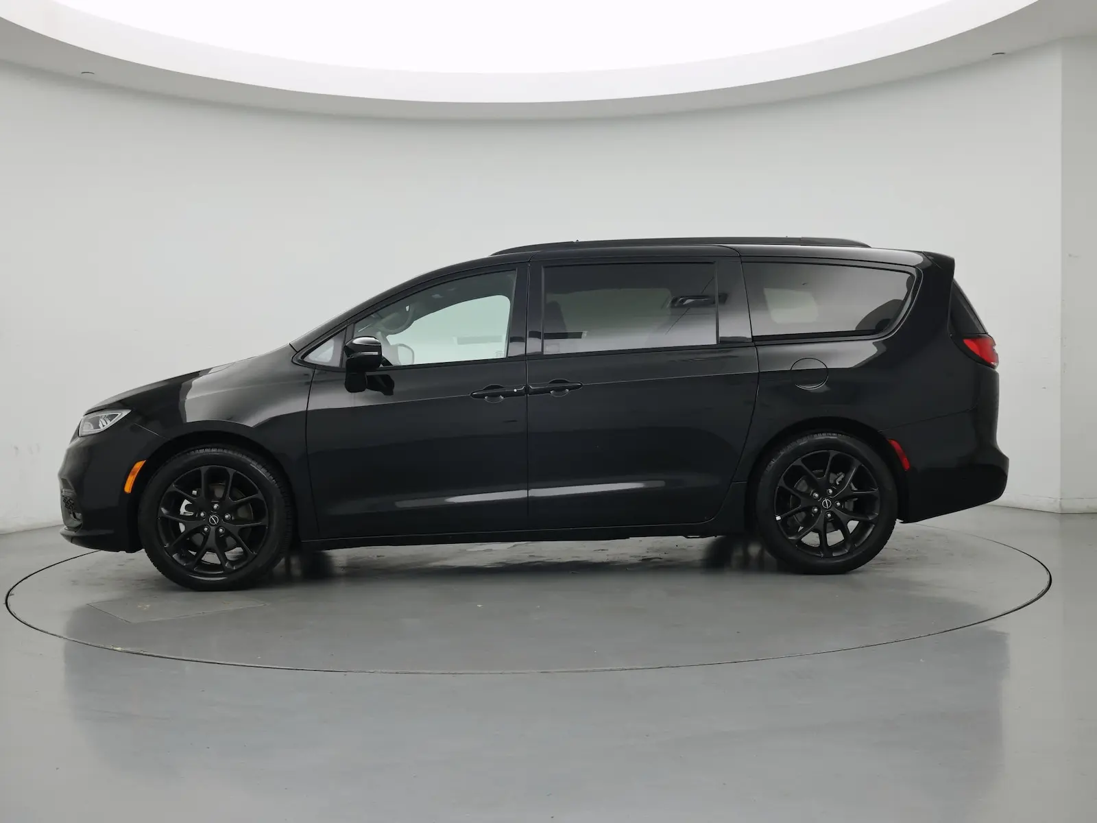 2026 Chrysler Pacifica Limited photo 4