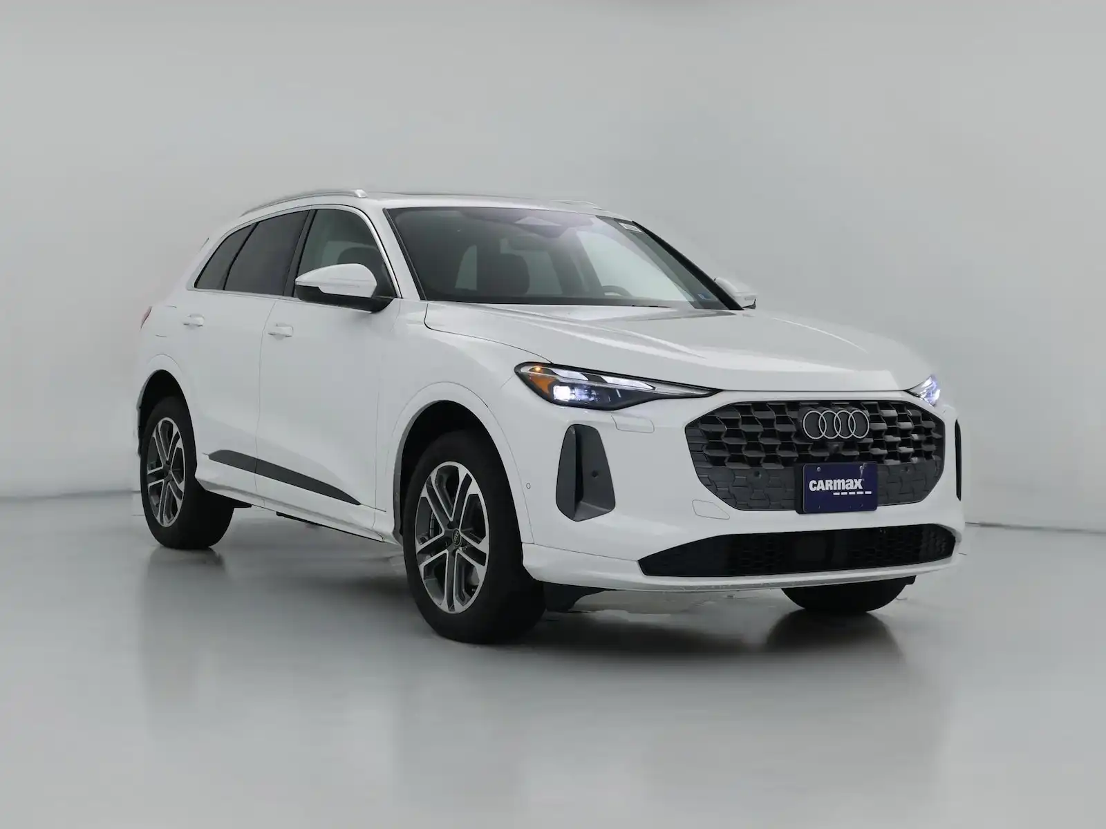 2025 Audi Q5 40 Premium's photo