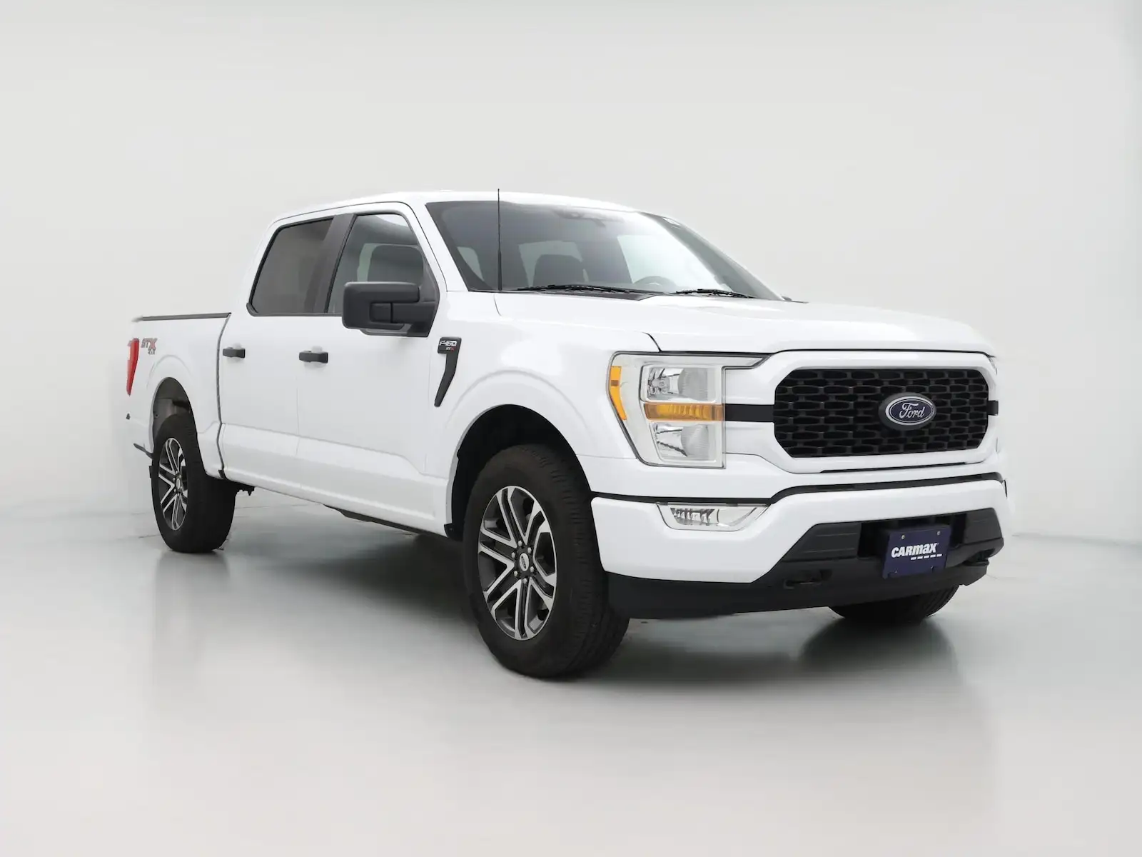 2022 Ford F-150 XL 4WD SuperCrew 5-1/2' Box's photo