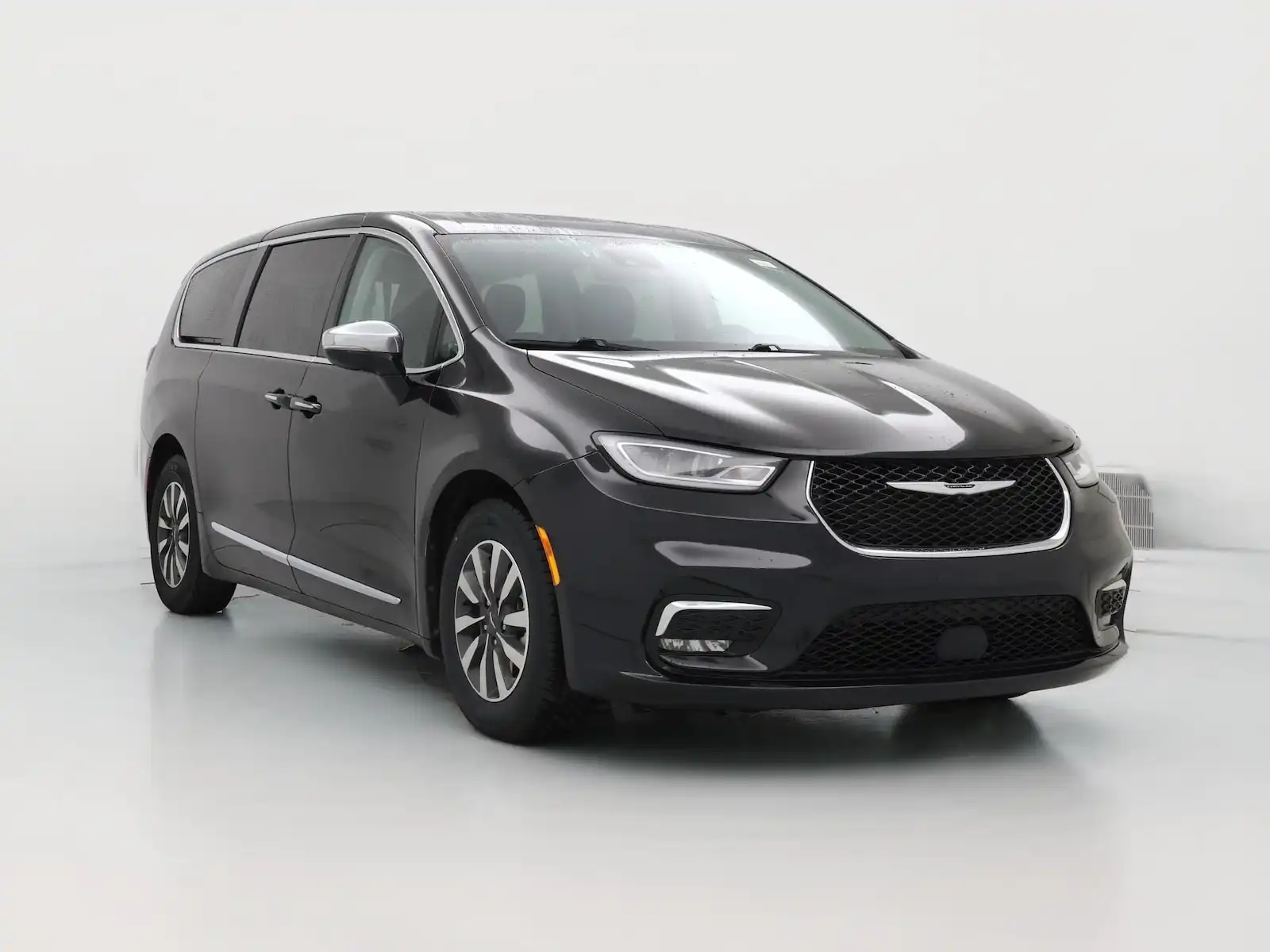 2023 Chrysler Pacifica Hybrid Limited's photo