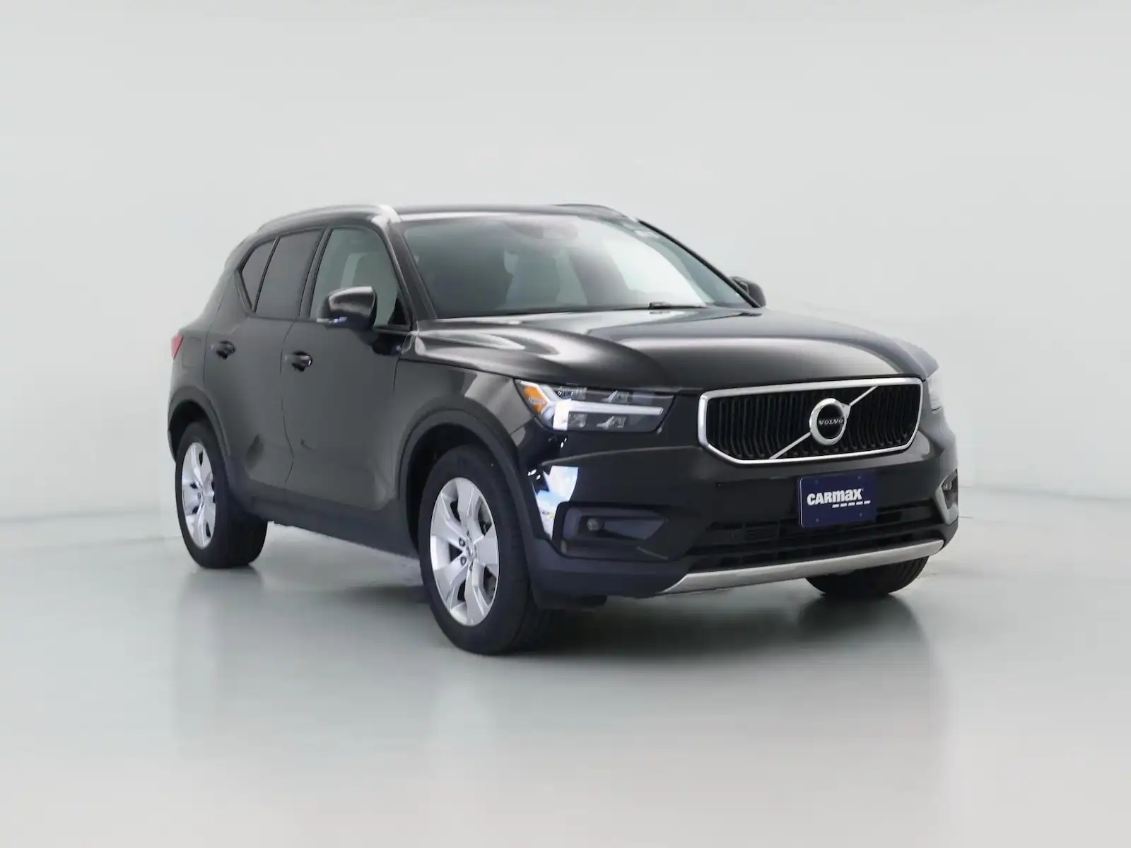 2022 Volvo XC40 T5 Momentum AWD's photo