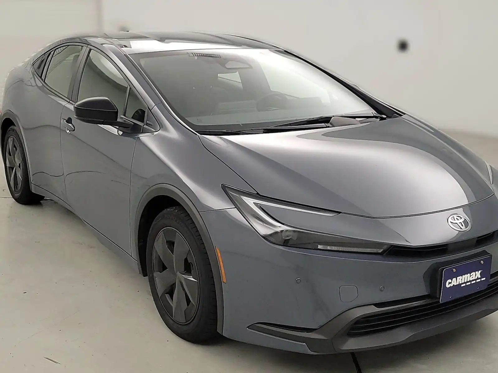 2025 Toyota Prius LE FWD's photo