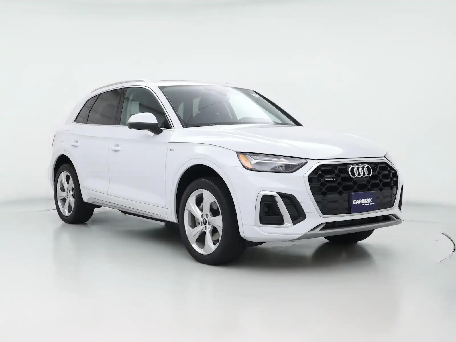 2023 Audi Q5 45 Premium Plus's photo