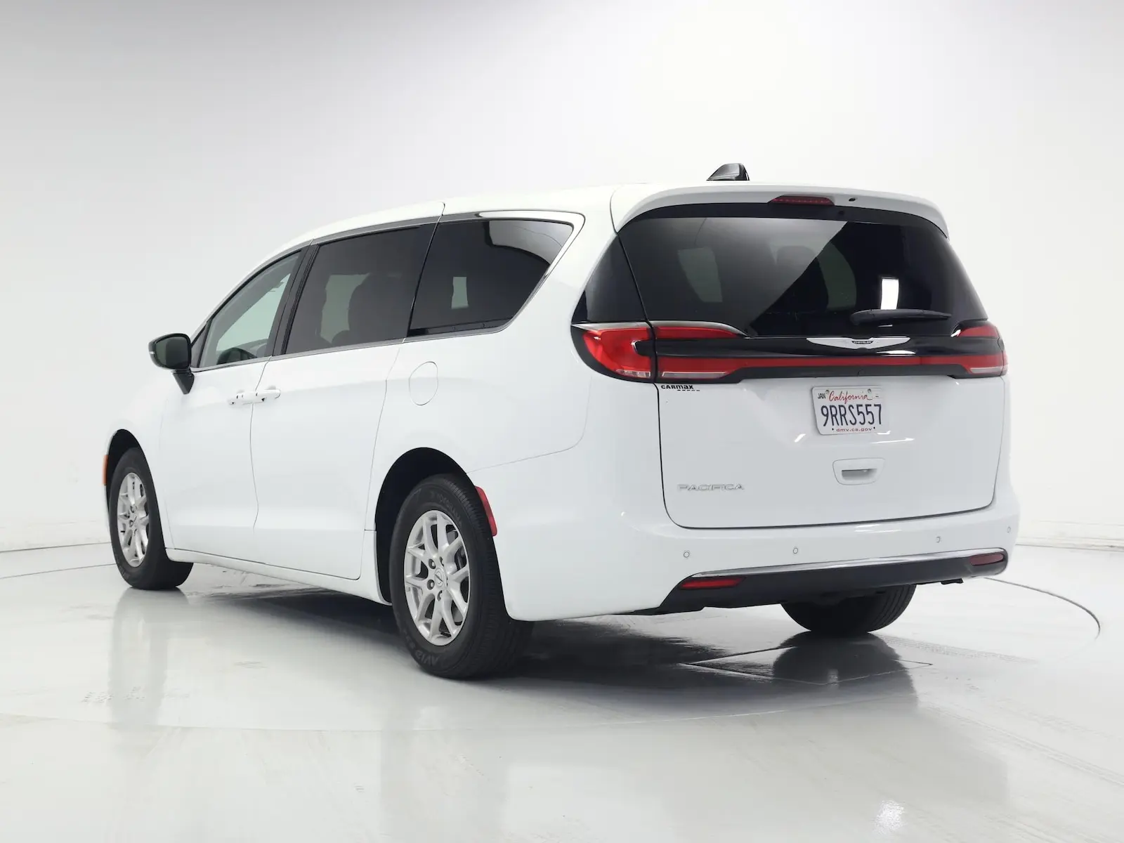 2025 Chrysler Pacifica Select photo 3