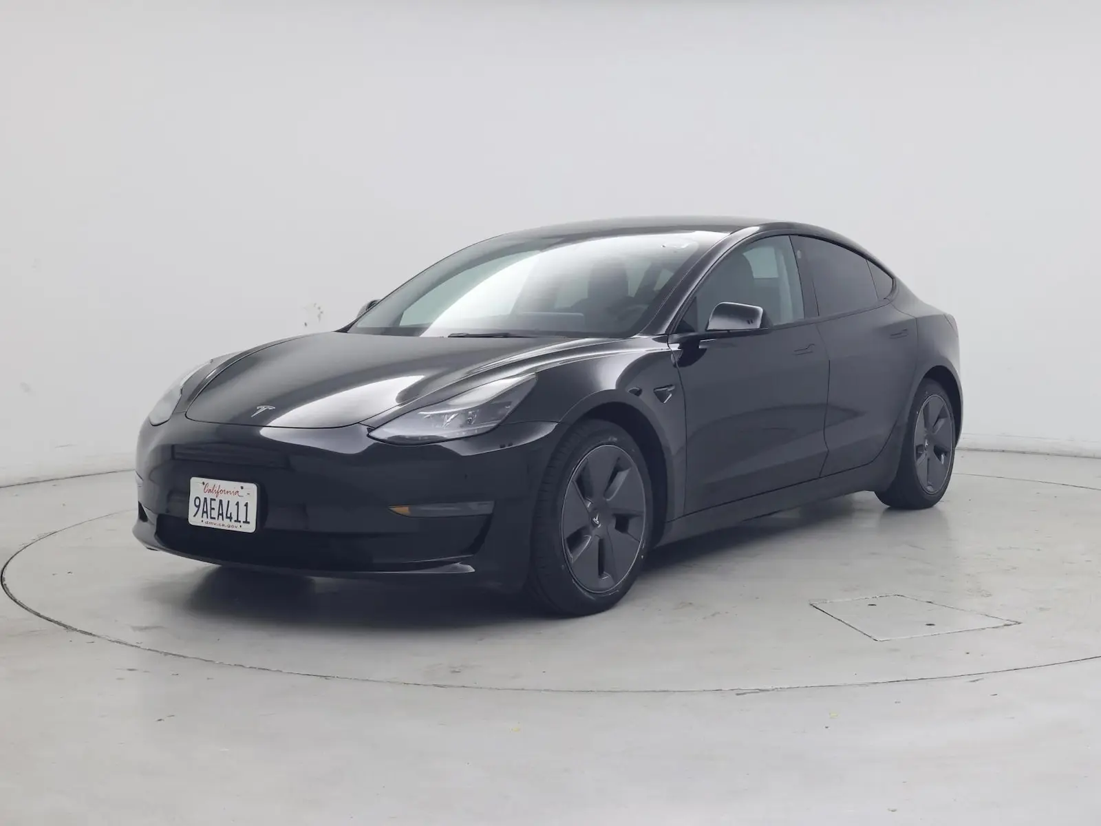 2022 Tesla Model 3 Standard Range Plus photo 5