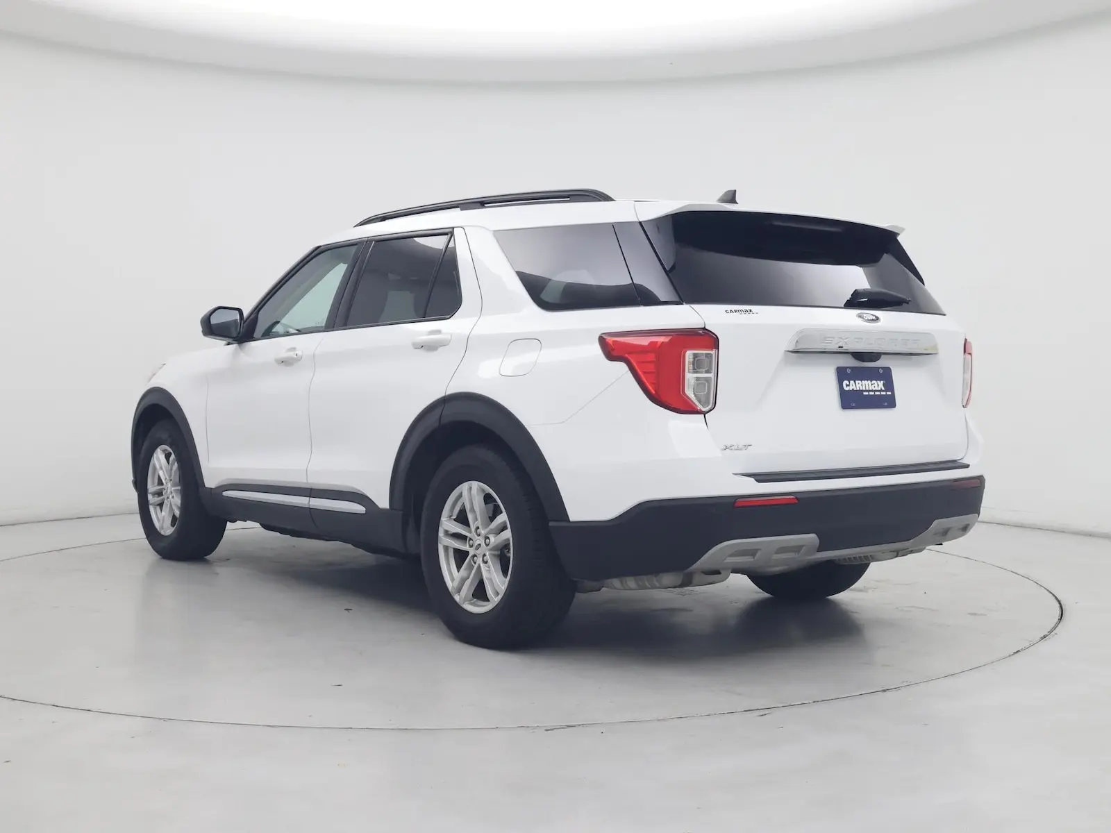 2021 Ford Explorer XLT RWD photo 3
