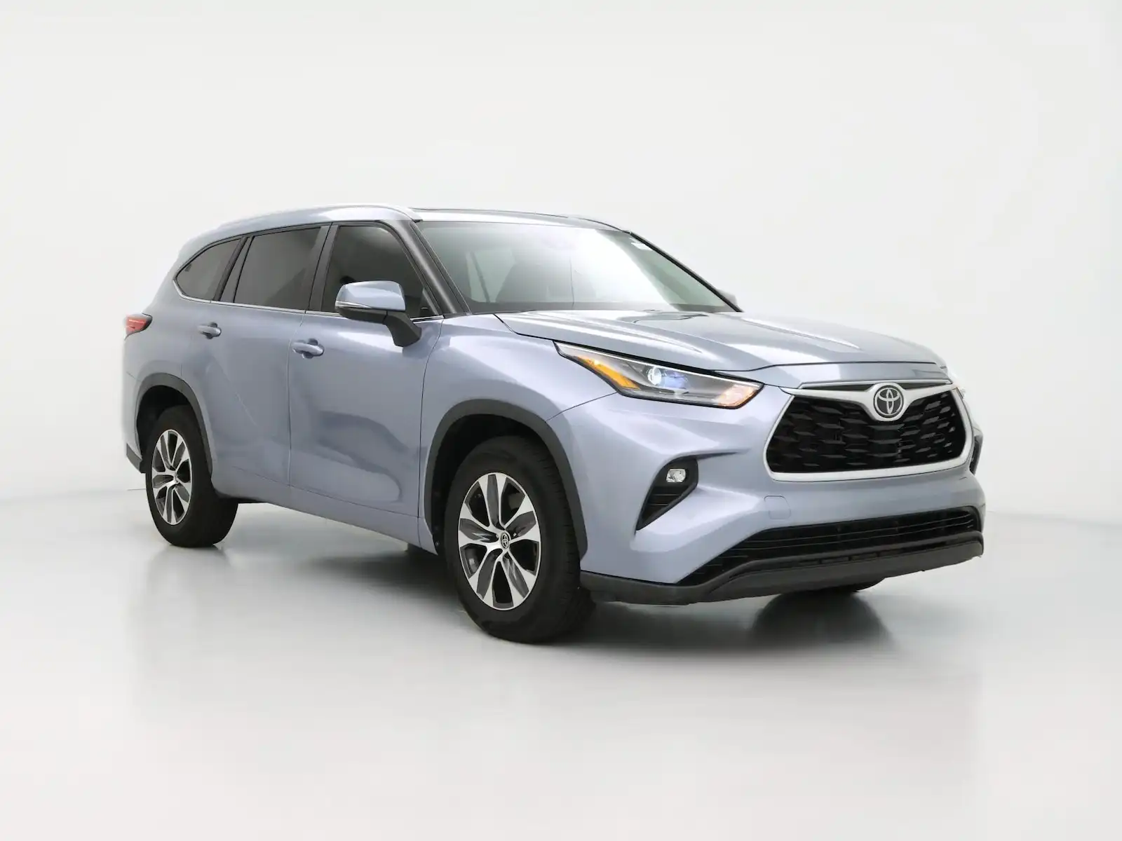 2023 Toyota Highlander XLE FWD's photo