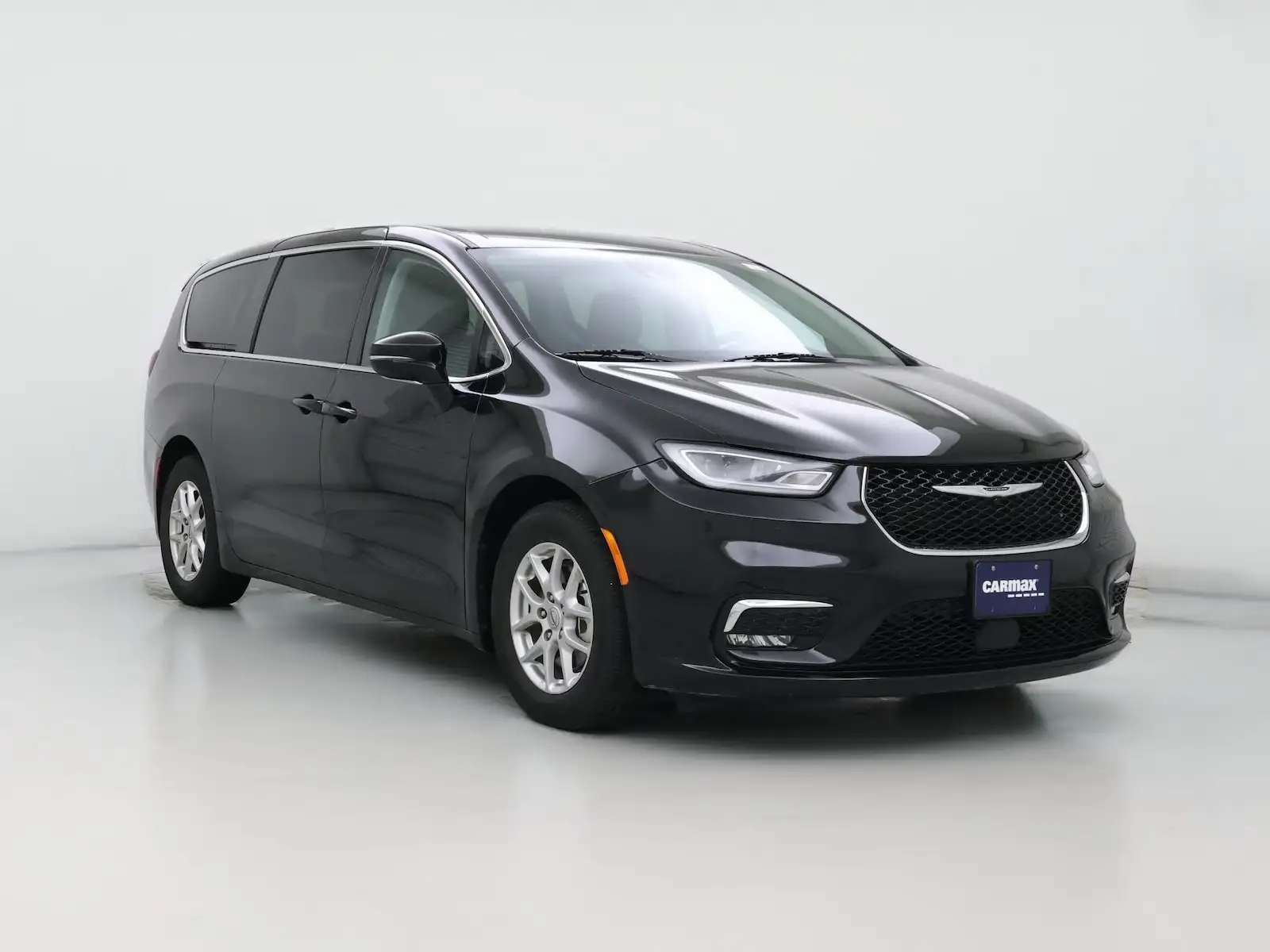 2024 Chrysler Pacifica Touring L's photo