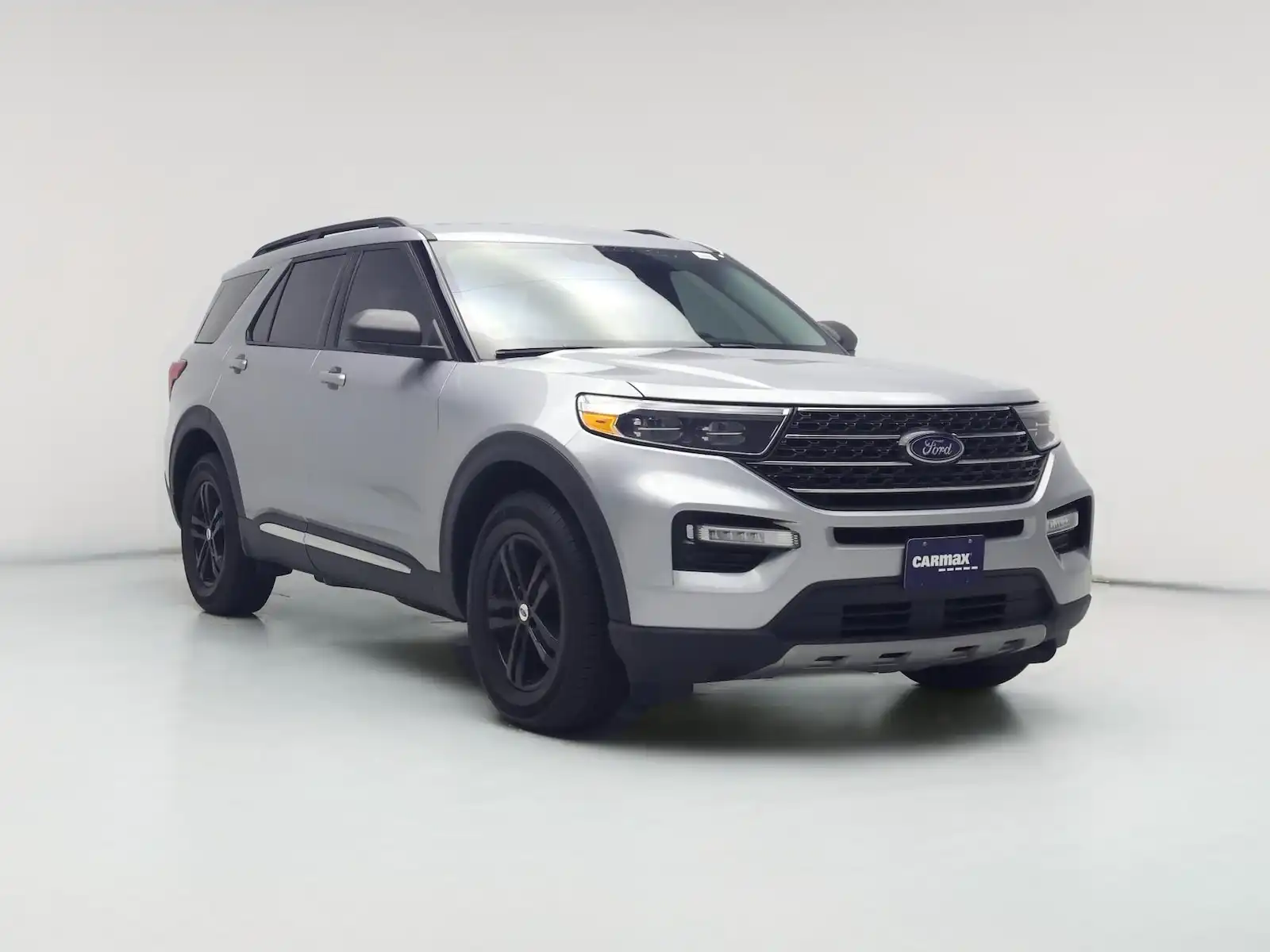2023 Ford Explorer XLT 4WD's photo