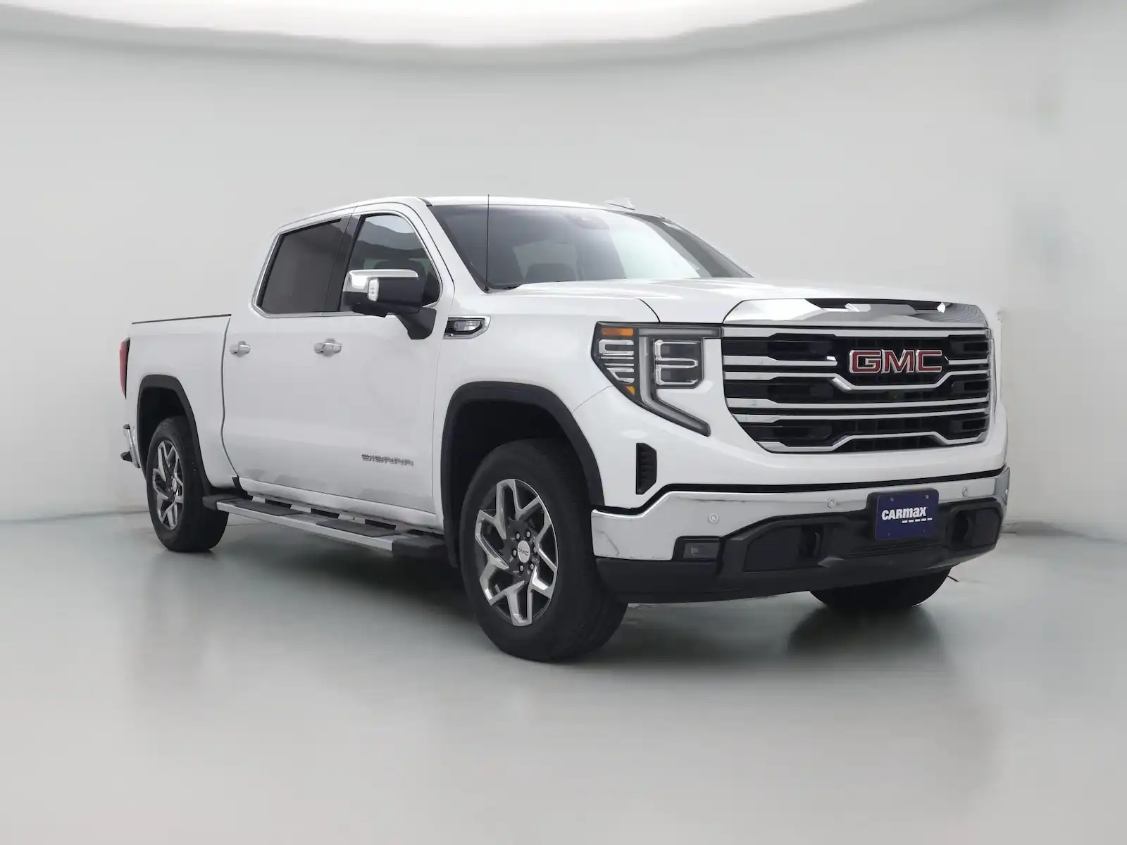 2025 GMC Sierra SLT 2WD Crew Cab Short Box's photo