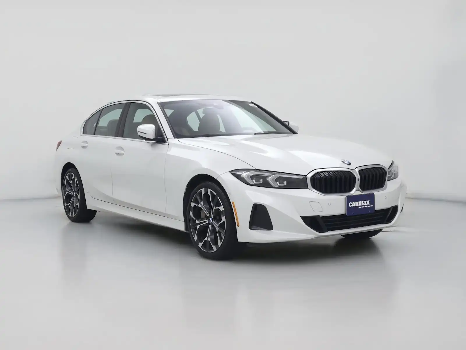 2025 BMW 3 Series 330i Sedan's photo