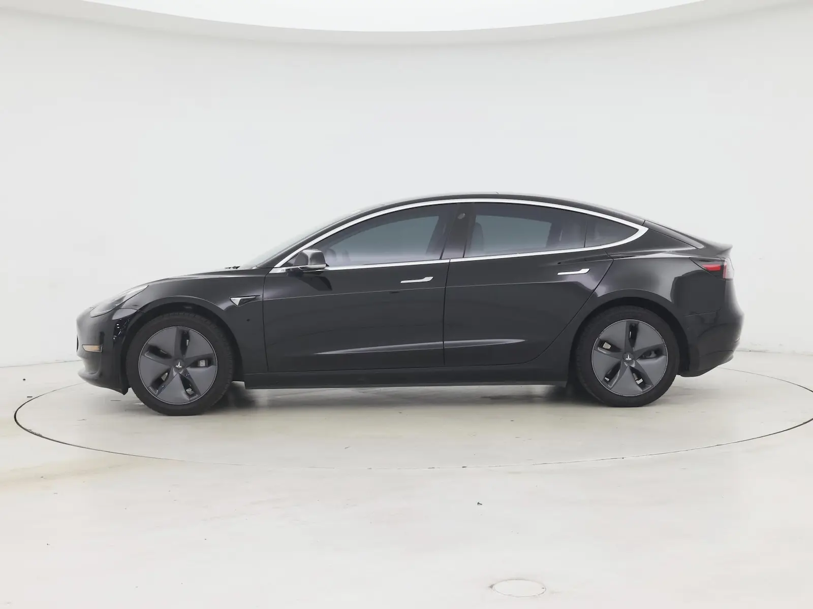2020 Tesla Model 3 Standard Range Plus photo 4
