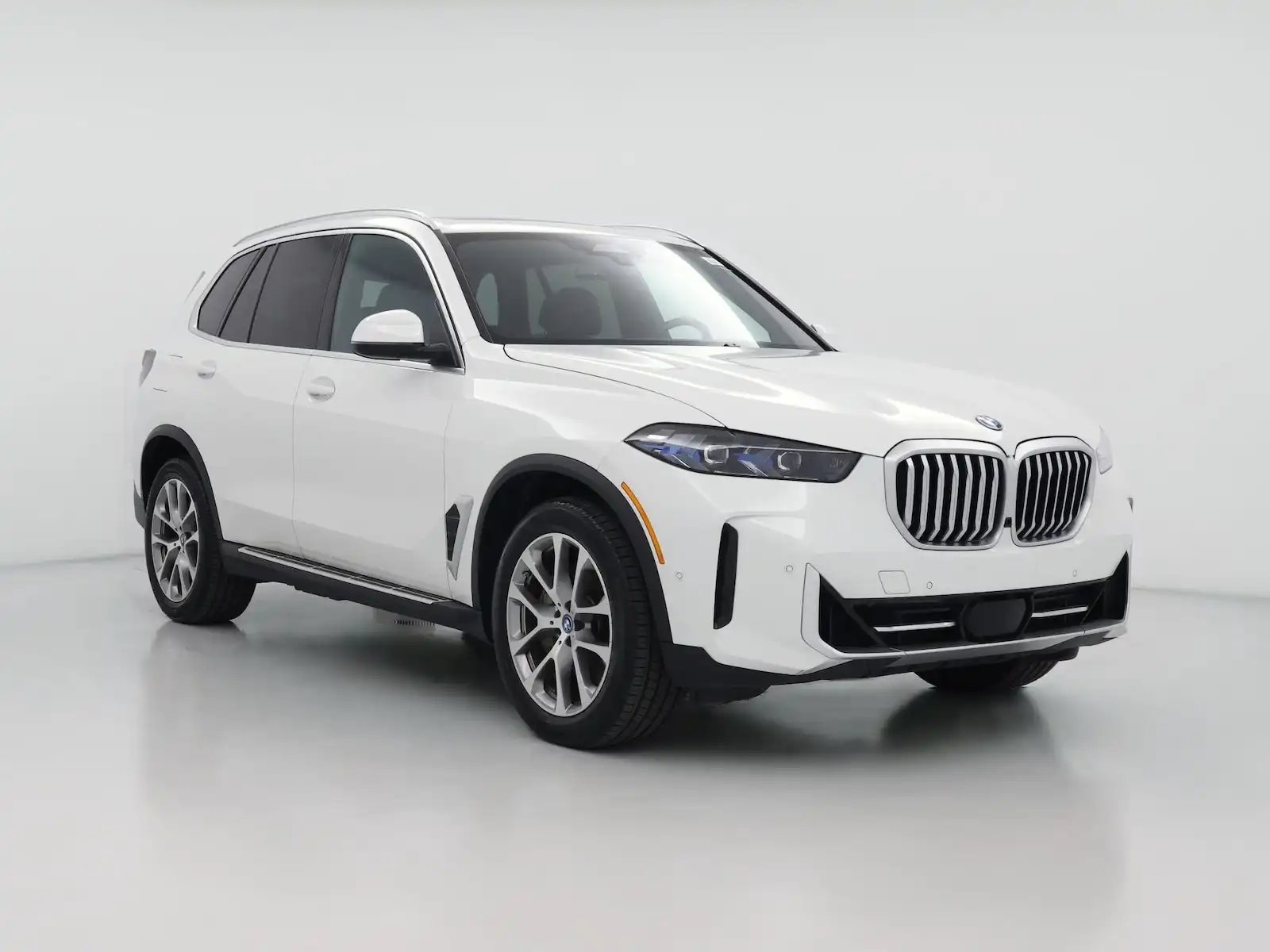 2025 BMW X5 xDrive50e's photo