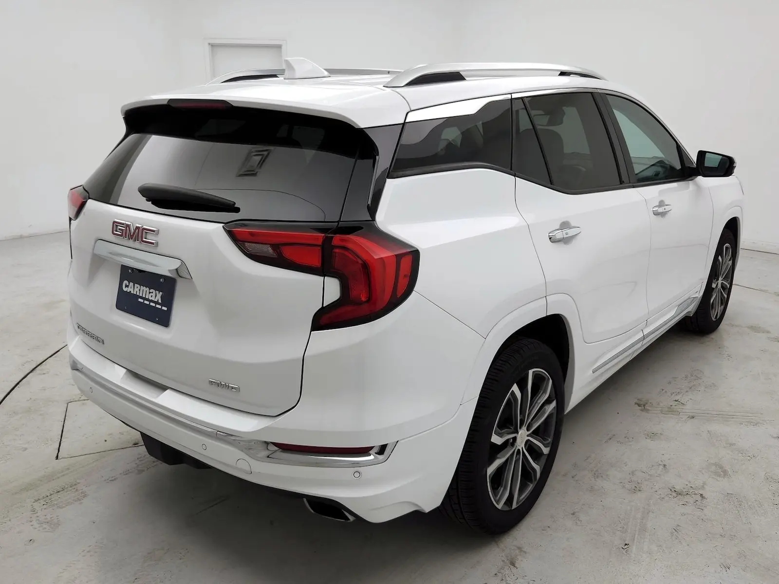 2020 GMC Terrain Denali AWD photo 5