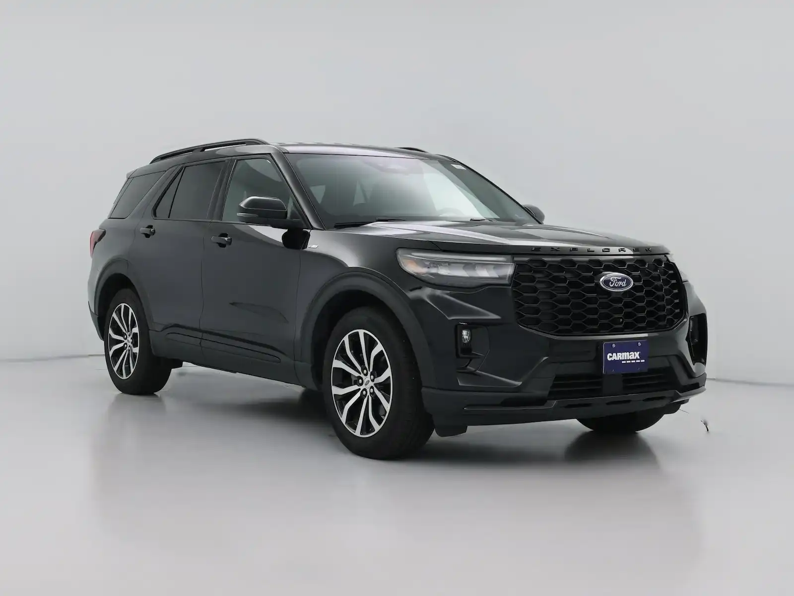 2026 Ford Explorer ST-Line 4WD's photo