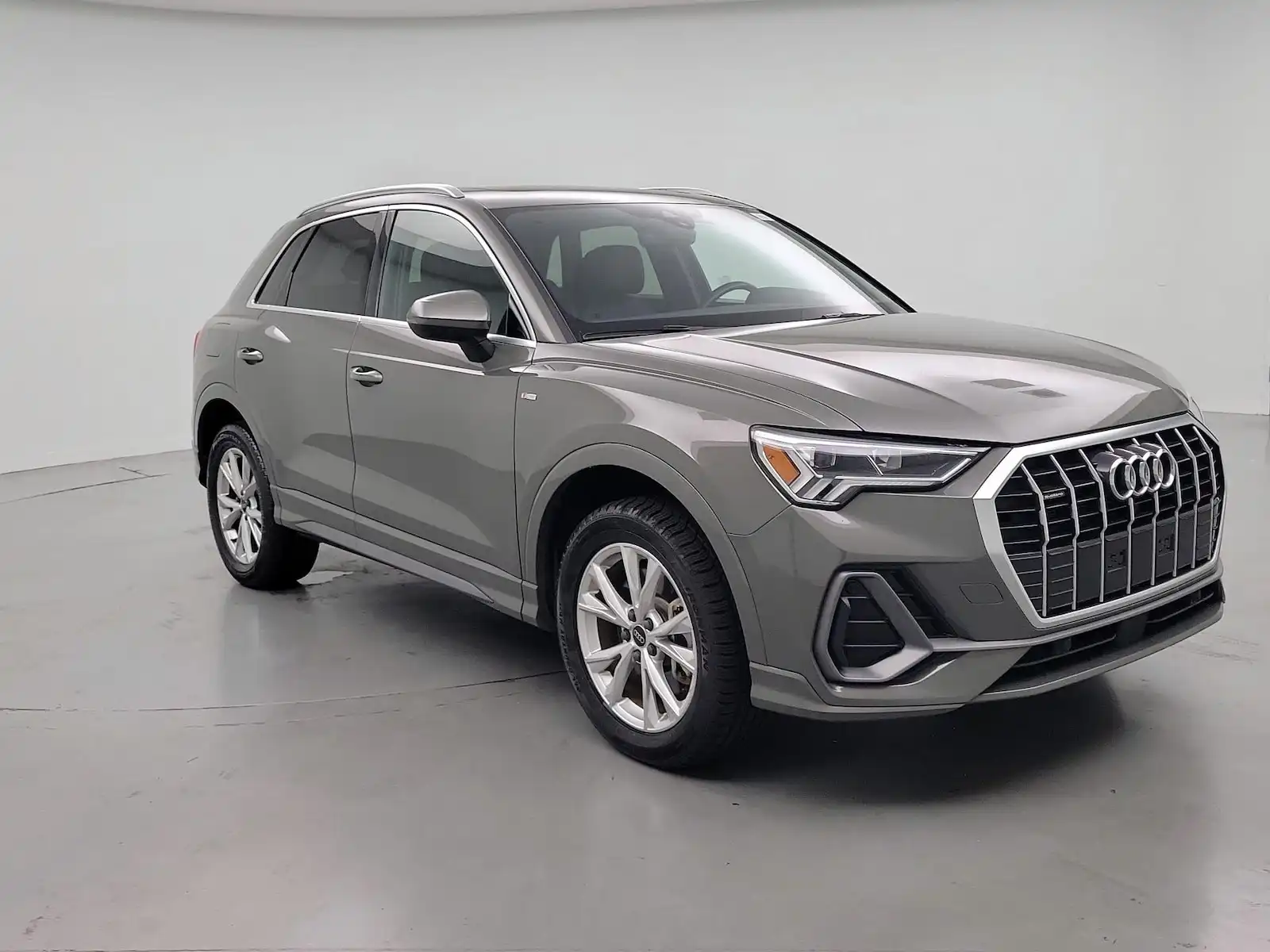 2025 Audi Q3 45 TFSI S Line Premium quattro's photo