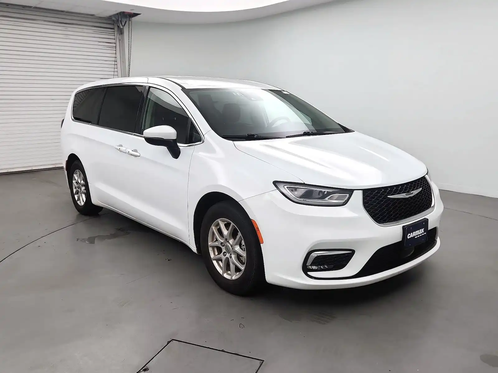 2023 Chrysler Pacifica Touring L's photo