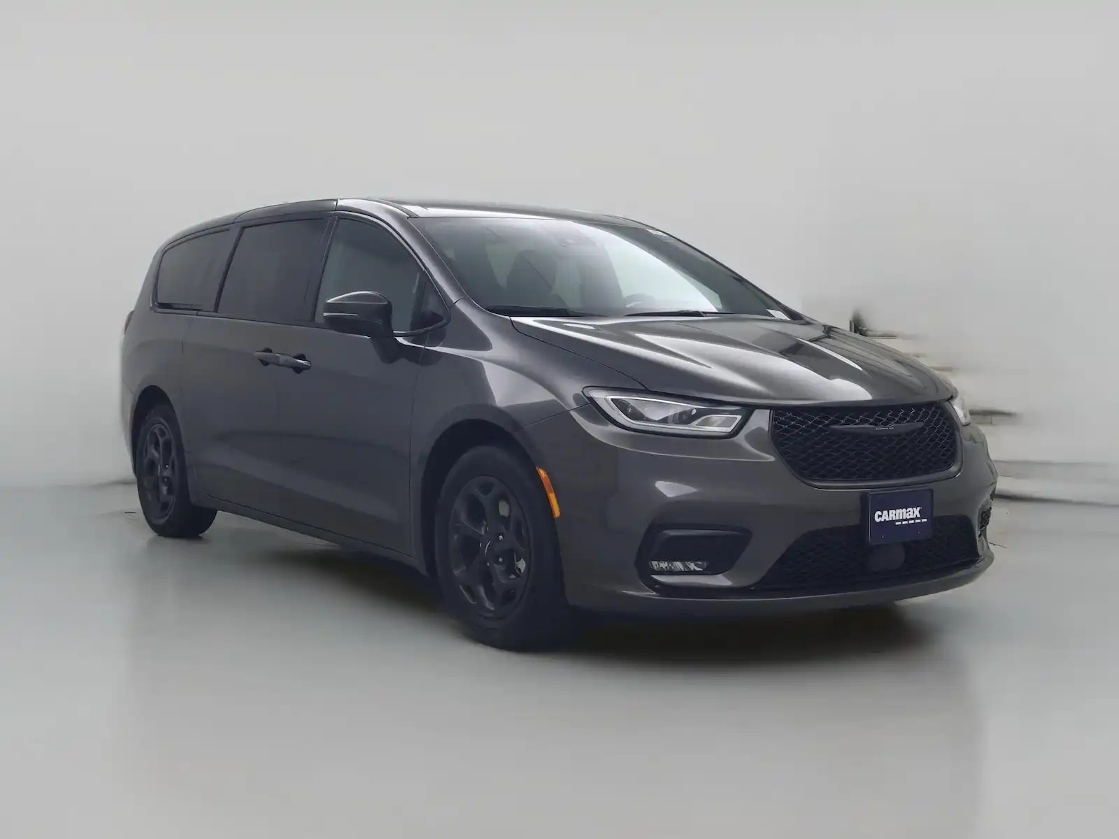 2023 Chrysler Pacifica Hybrid Touring L's photo