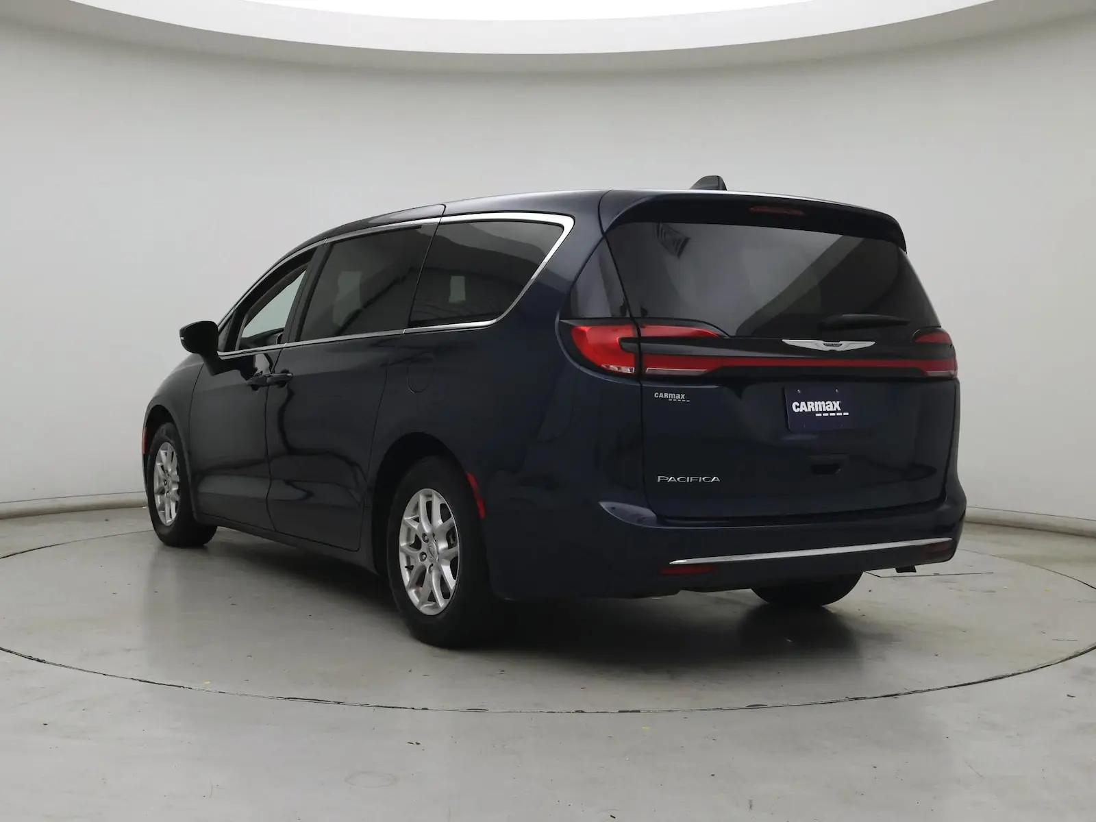 2023 Chrysler Pacifica Touring L photo 3