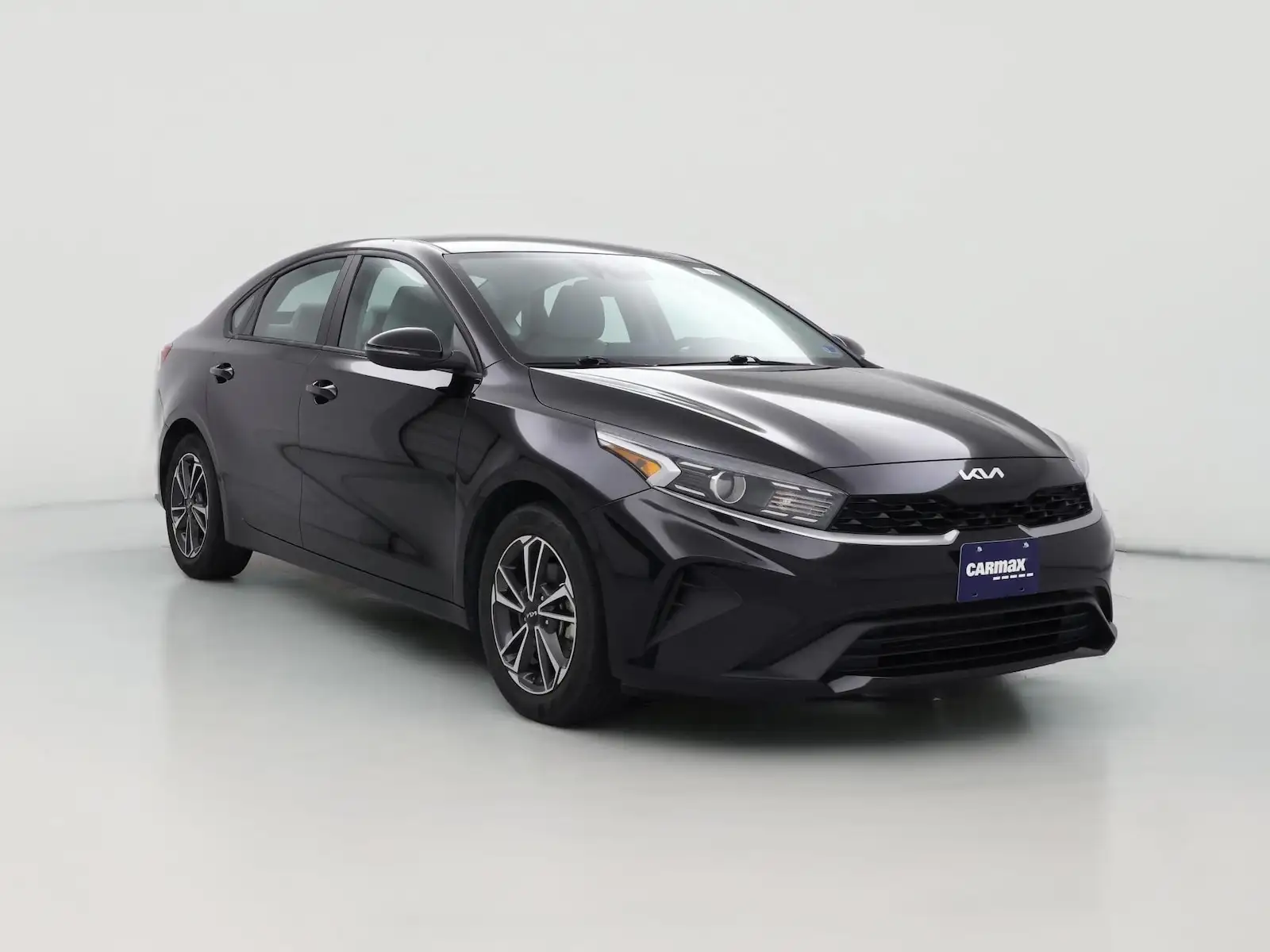 2023 Kia Forte LXS Auto's photo
