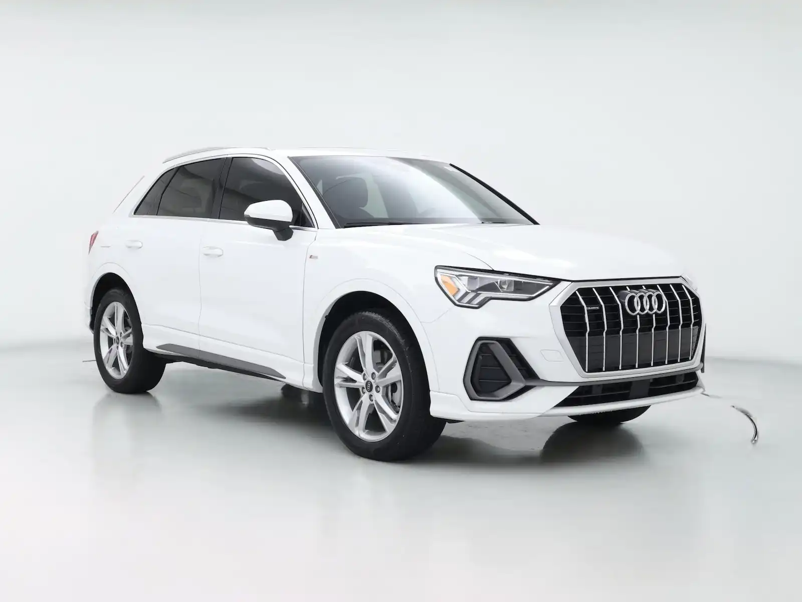 2024 Audi Q3 45 TFSI S Line Premium quattro's photo