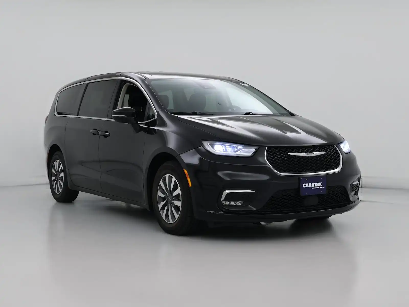 2024 Chrysler Pacifica Hybrid PHEV Select's photo