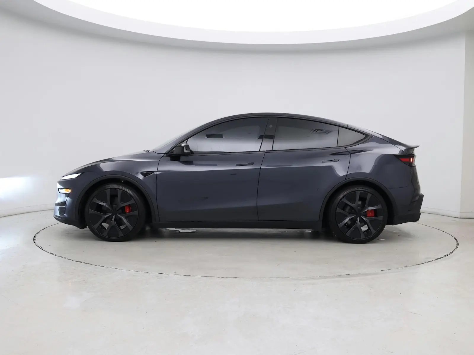 2026 Tesla Model Y Performance AWD photo 4