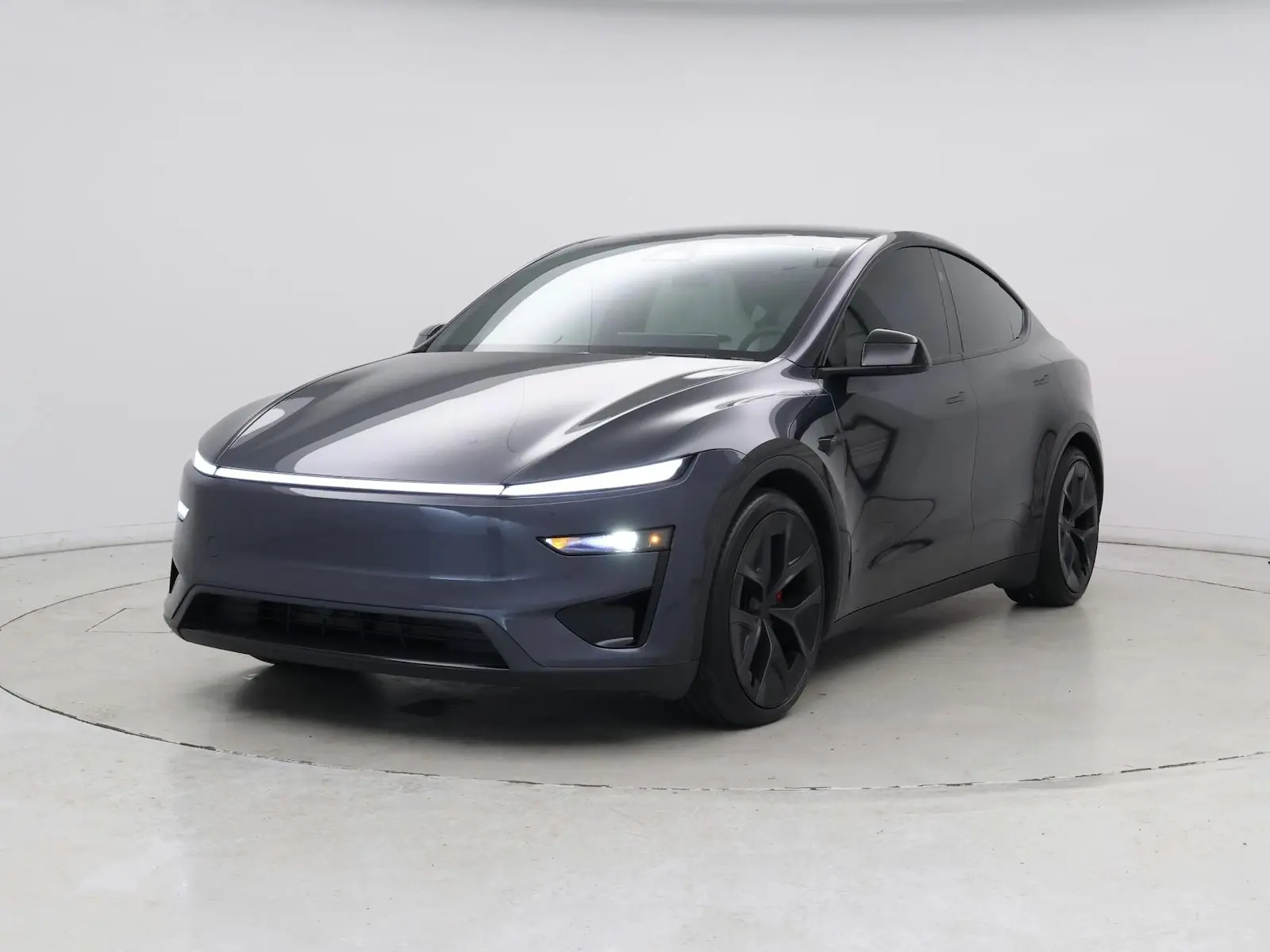2026 Tesla Model Y Performance AWD photo 5