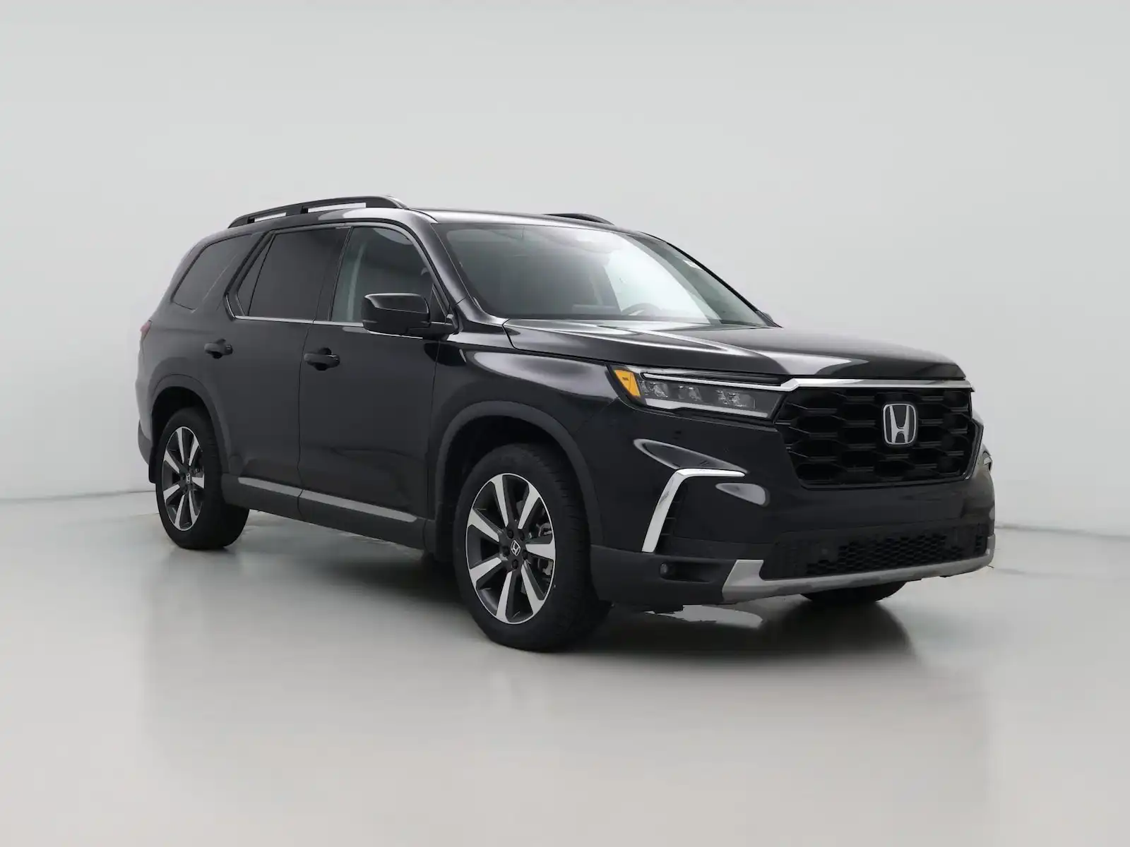 2024 Honda Pilot Touring 2WD's photo