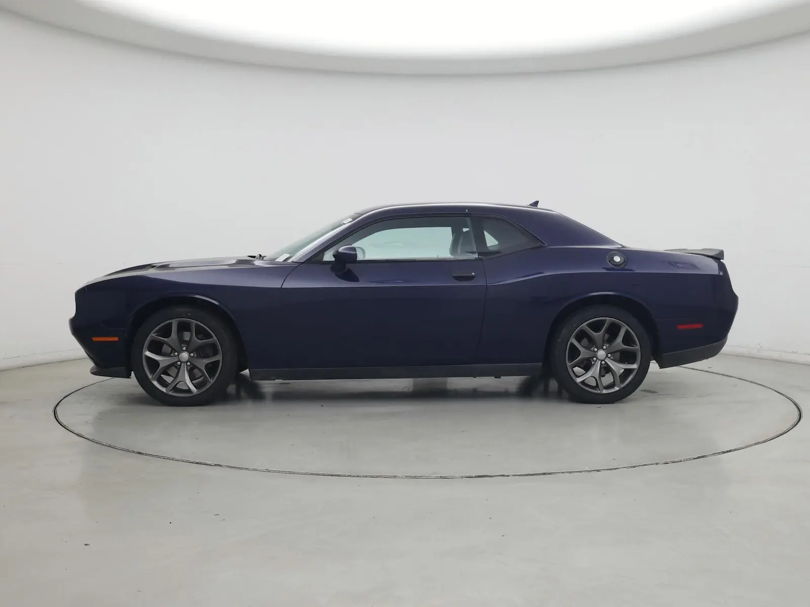 2016 Dodge Challenger SXT Plus photo 4