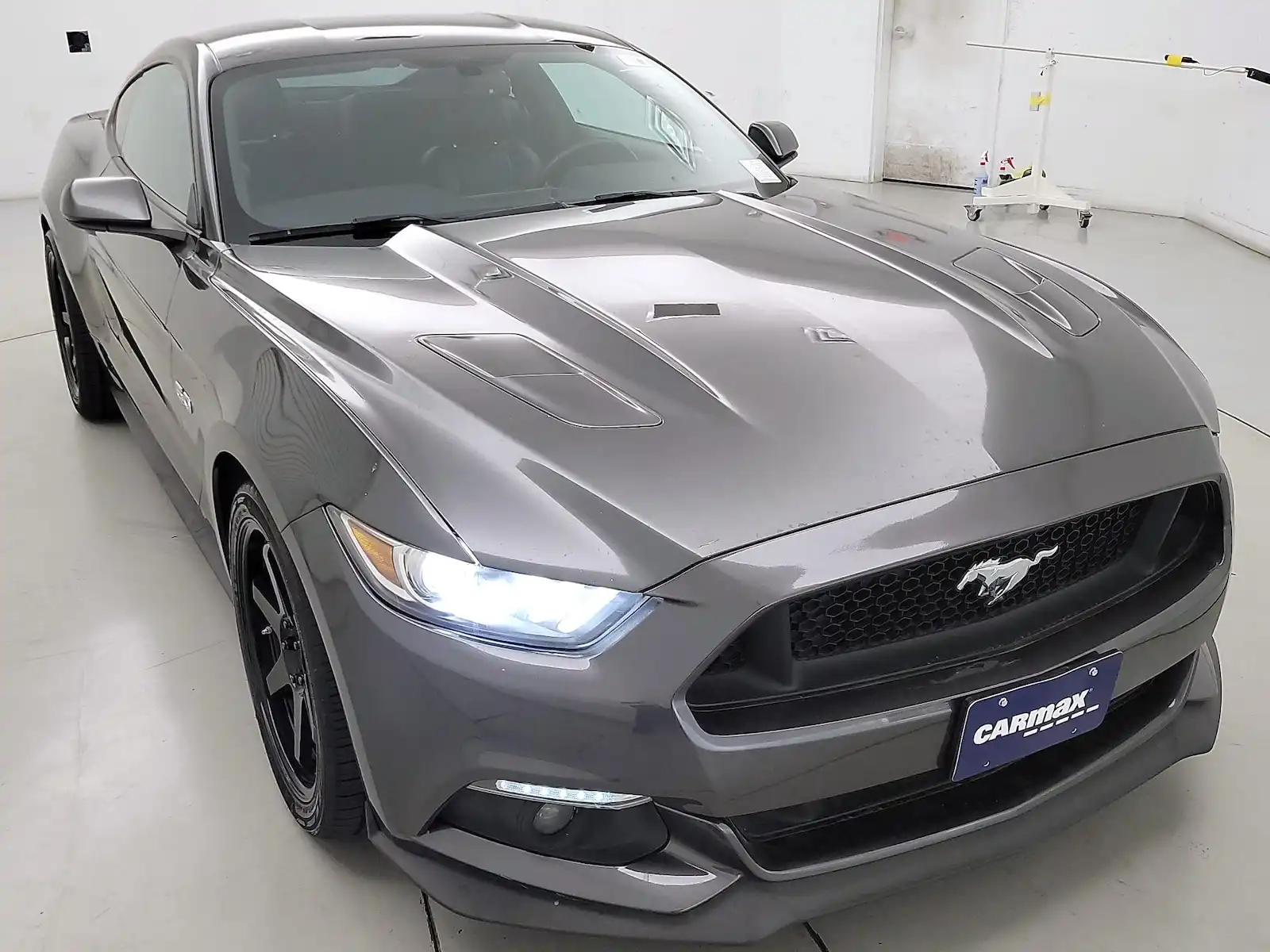 2017 Ford Mustang GT Coupe's photo