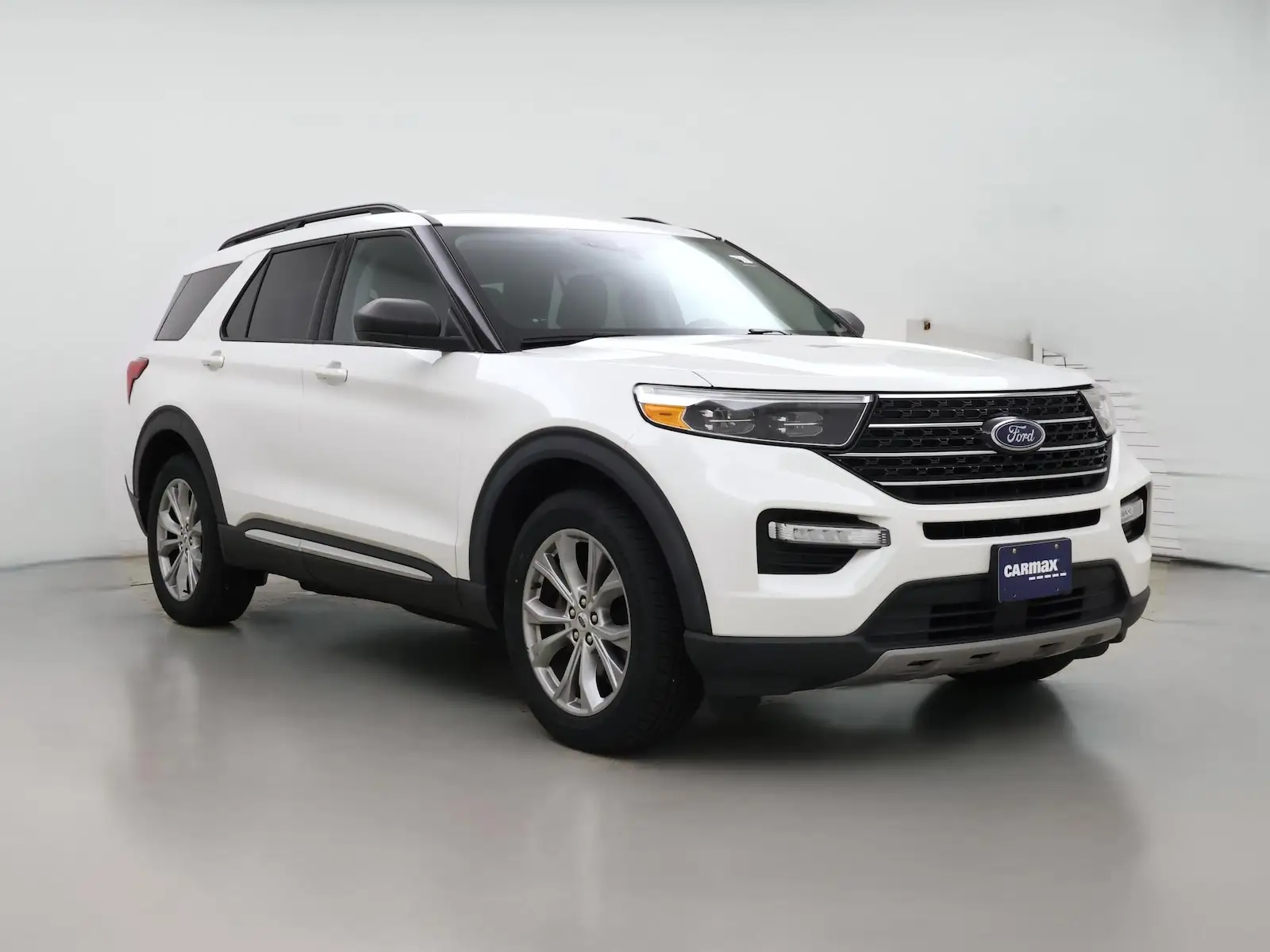 2020 Ford Explorer XLT 4WD photo 1