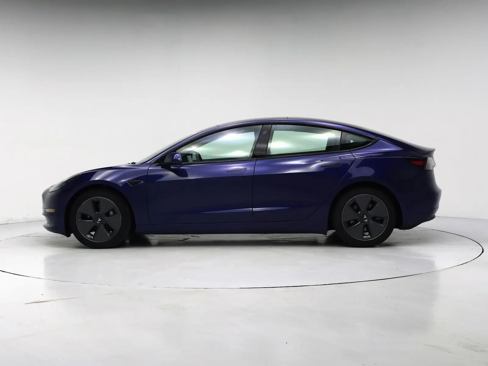 2021 Tesla Model 3 Standard Range Plus photo 4
