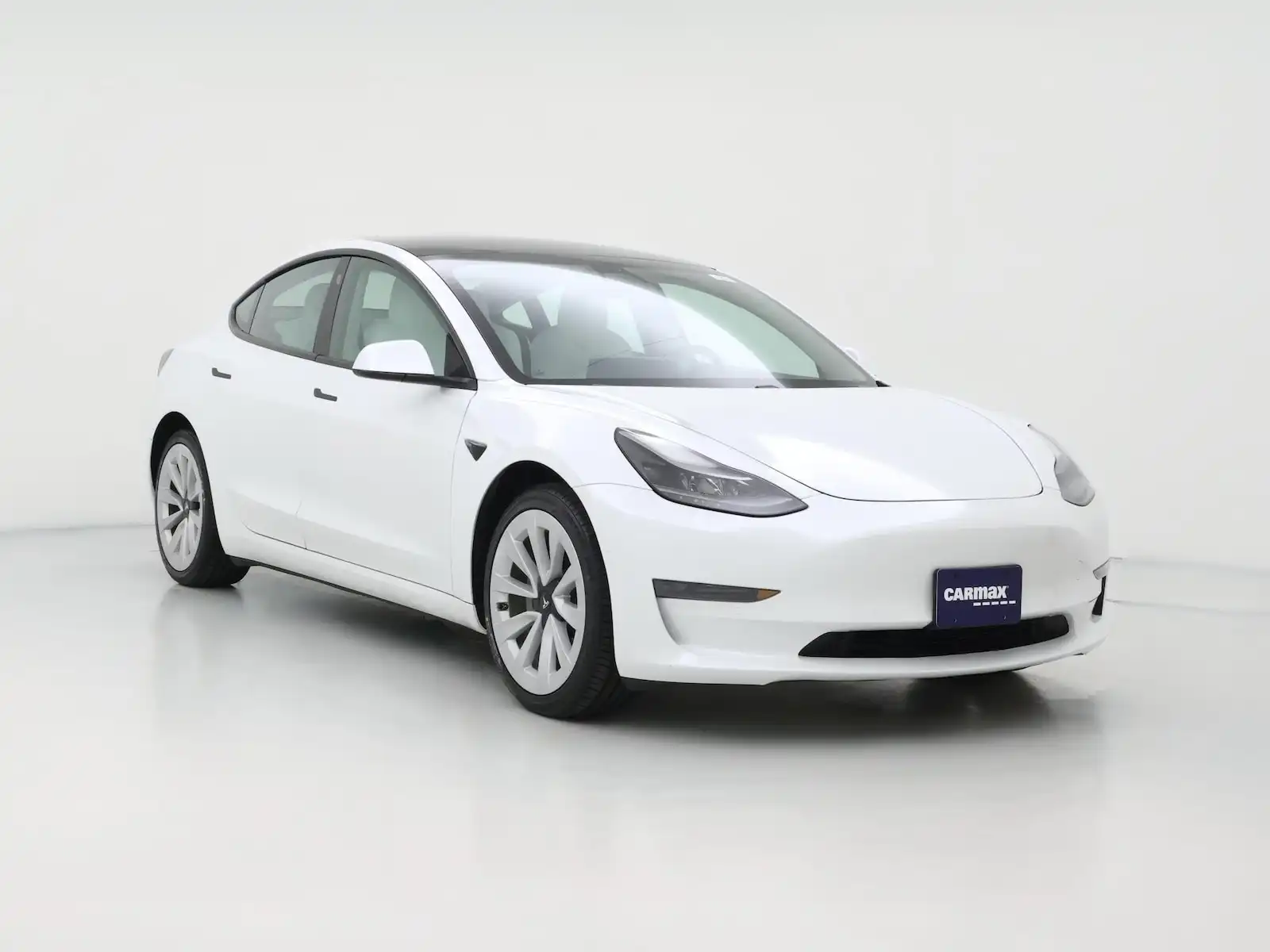 2021 Tesla Model 3 Standard Range Plus's photo